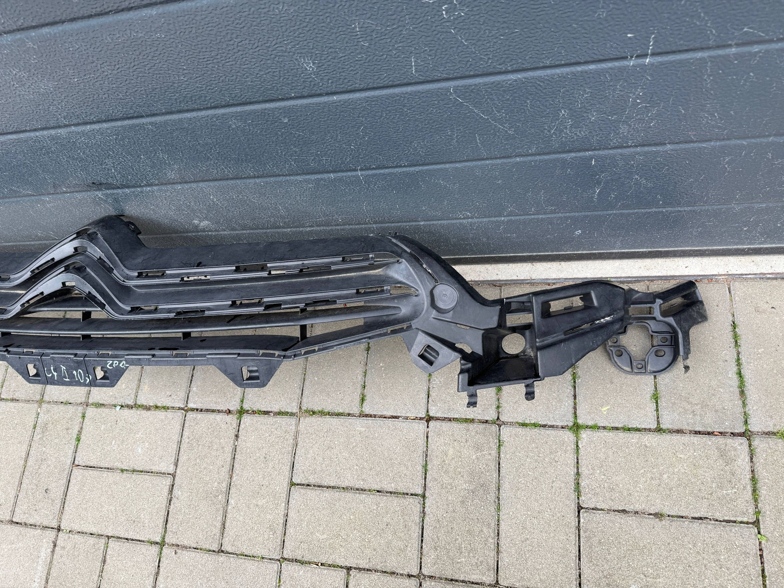 CITROEN C4 II pillar grille radiator 023436-16