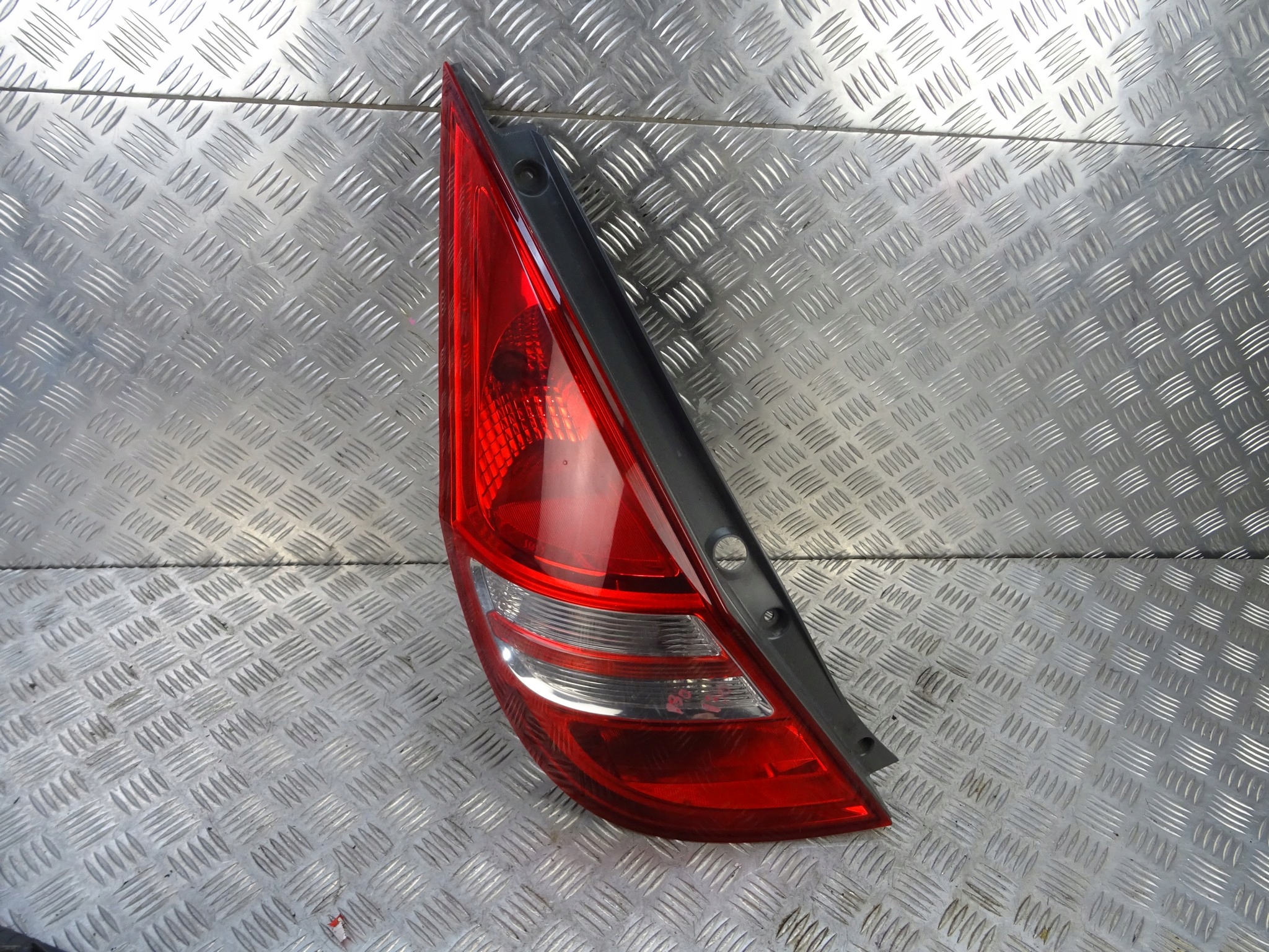 HYUNDAI I30 and light left left rear part 92401-2R0 HB