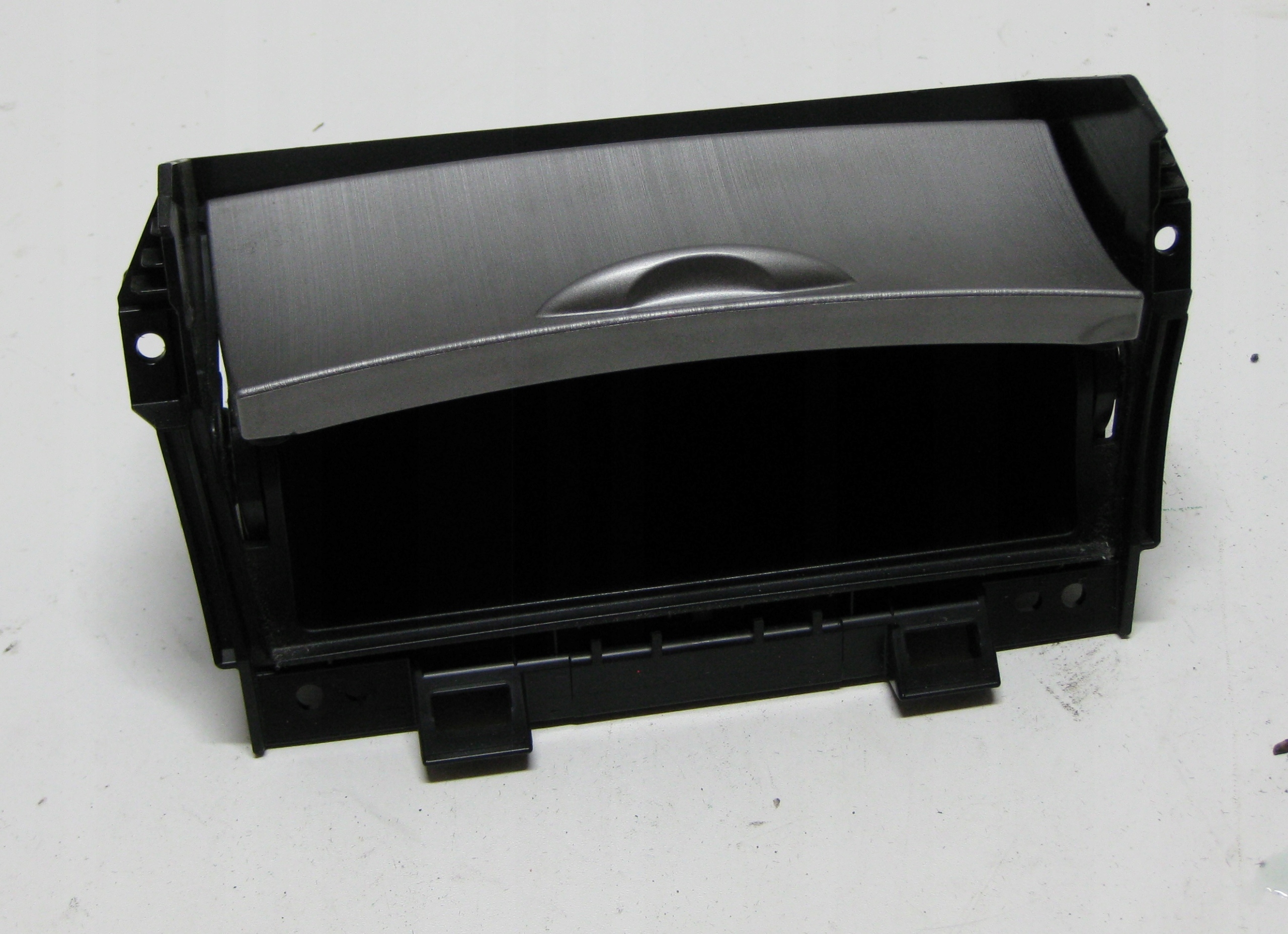 HONDA CIVIC VIII UFO 2.2 e-CTDI 07R Posacenere