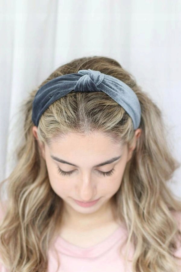 OPASKA DO WŁOSÓW WELUROWA BOWKNOT BRĄZOWA Kolor dominujący beże i brązy