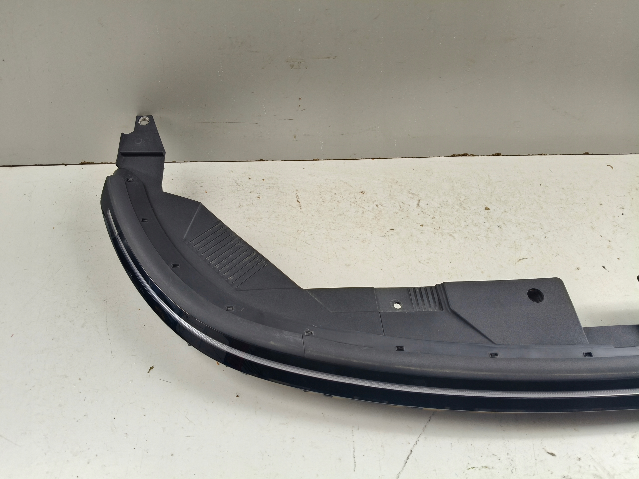 light LED upper HYUNDAI KONA II 23