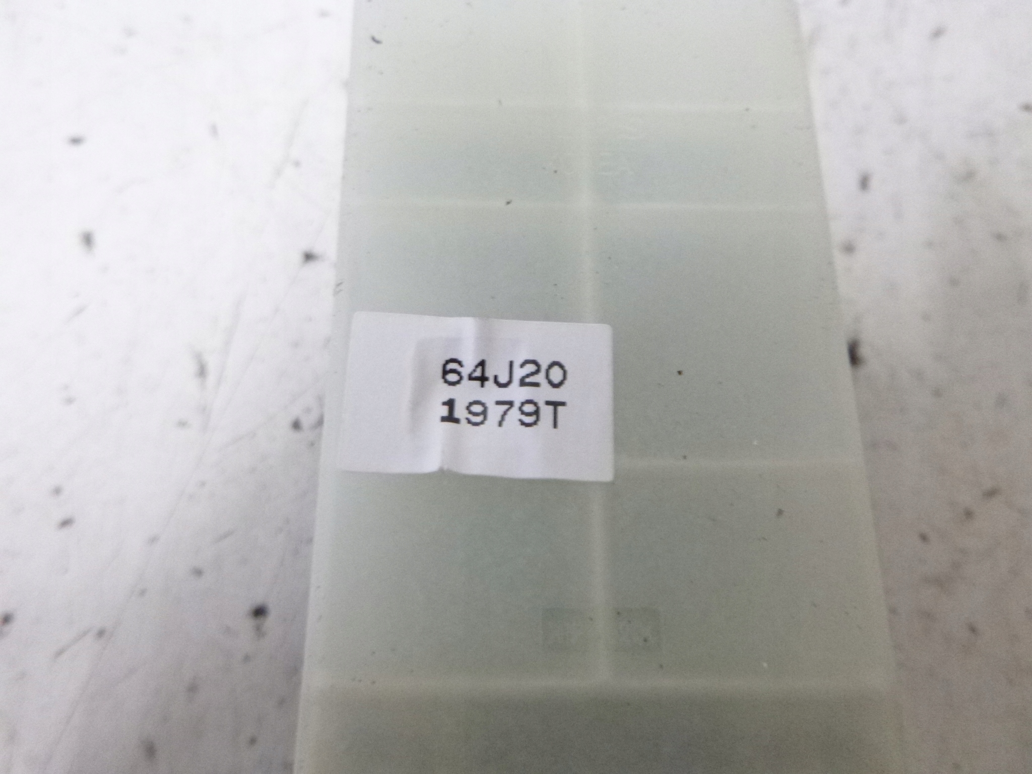 window control switch left SUZUKI SX4 2009r. 64J20 1979T