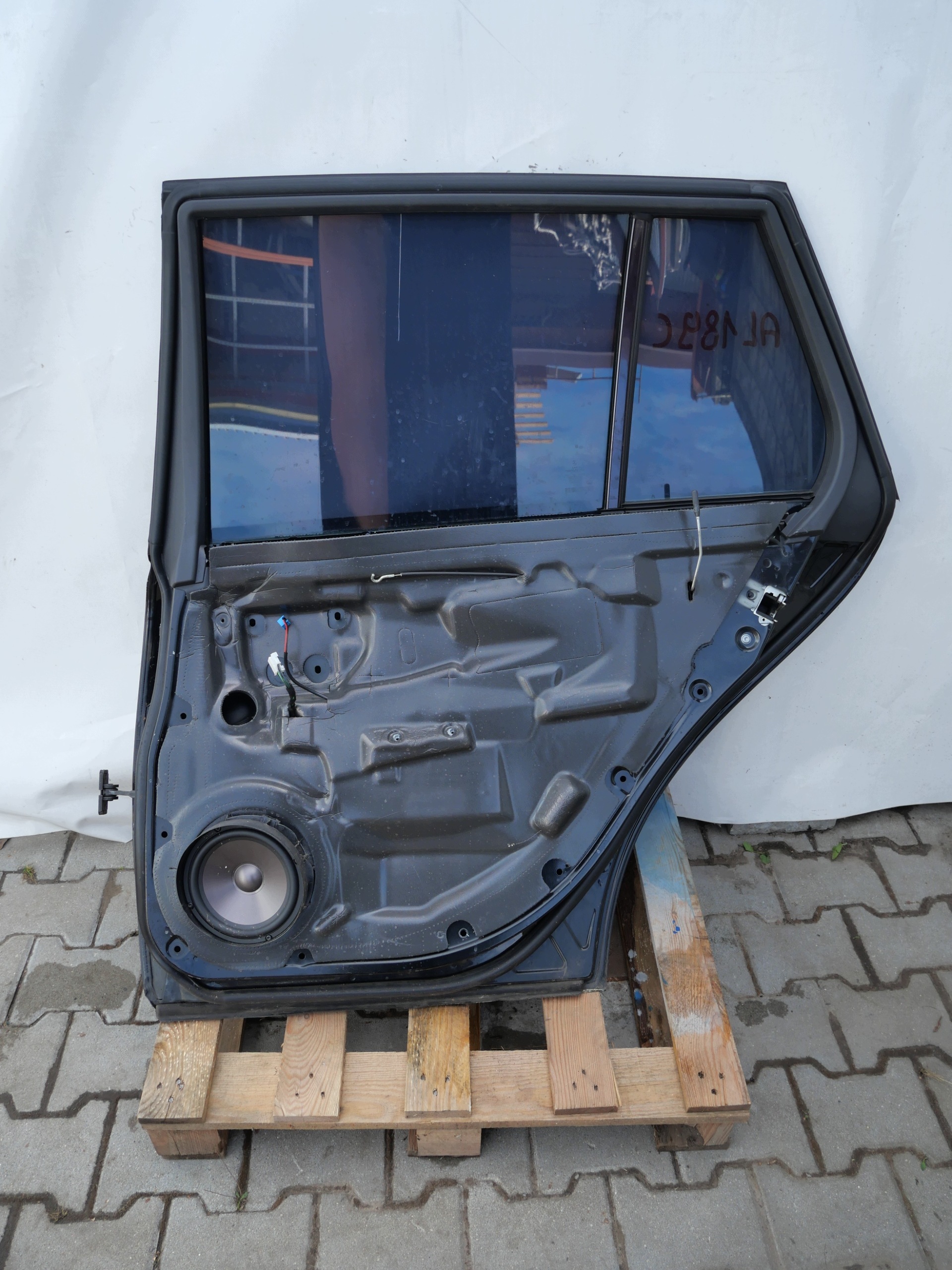 MERCEDES-BENZ W211 E class door right rear part