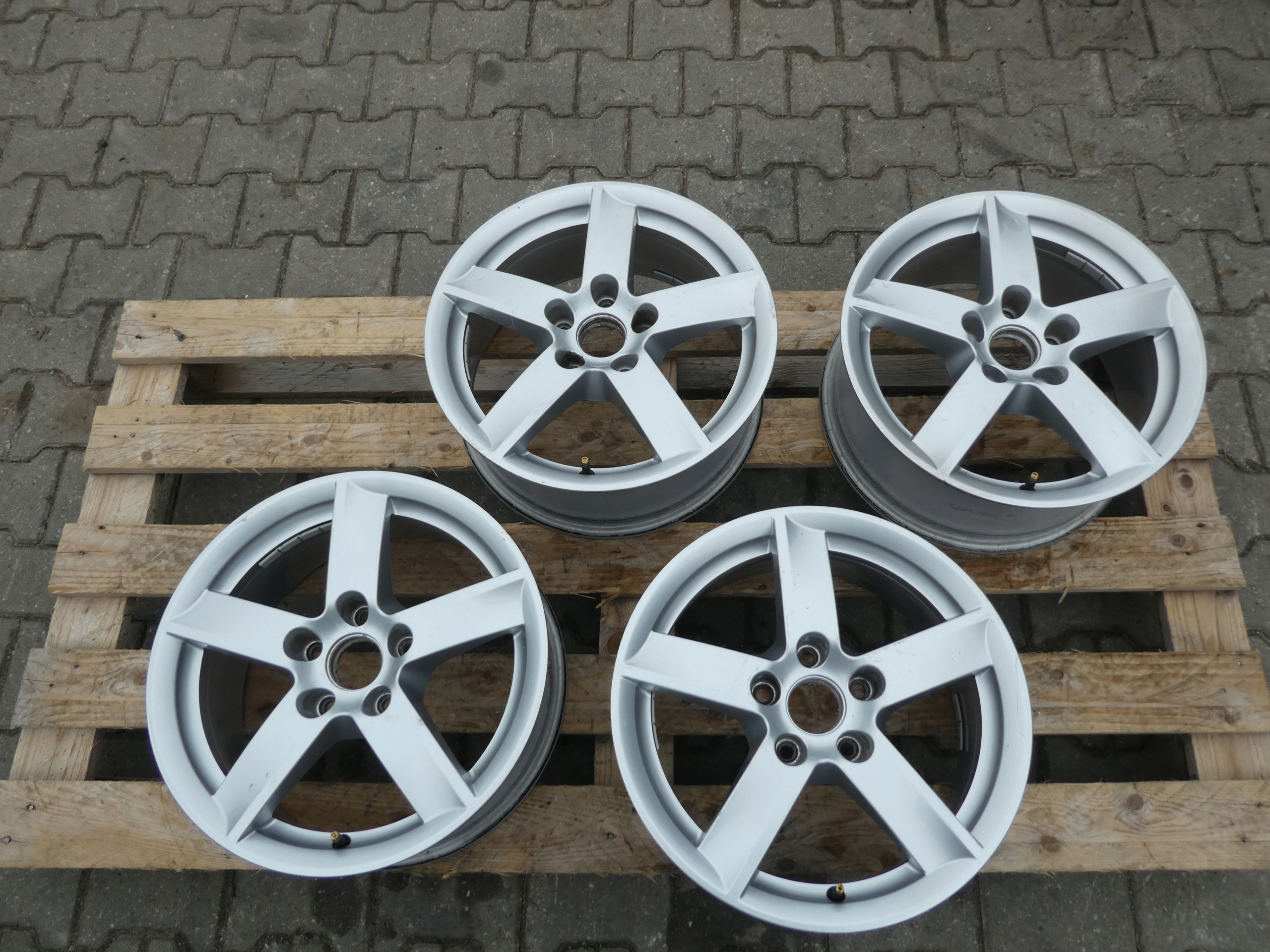 4X discs aluminium disc VW 7N5601025
