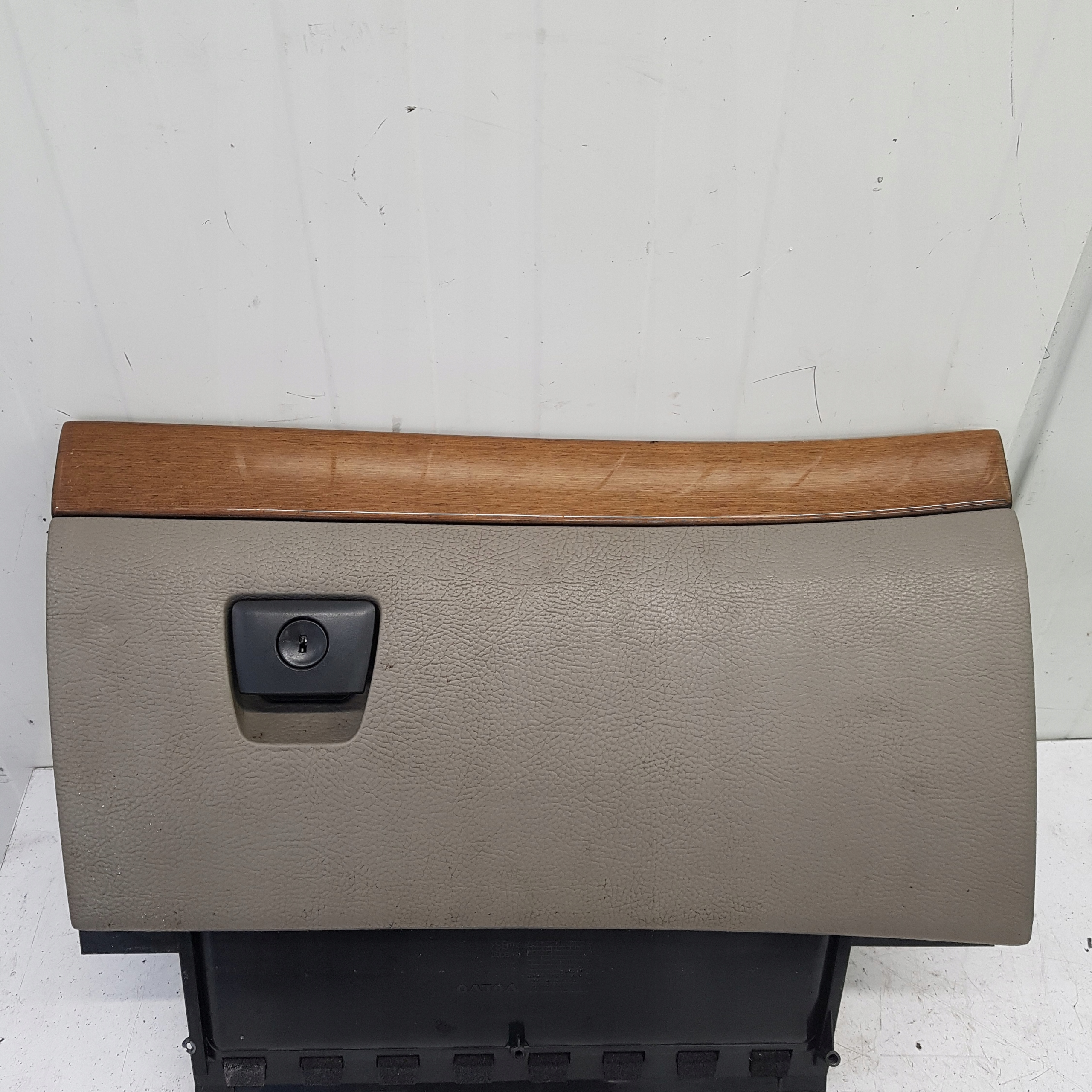 Handschuhfach des Beifahrers VOLVO XC90 3409421