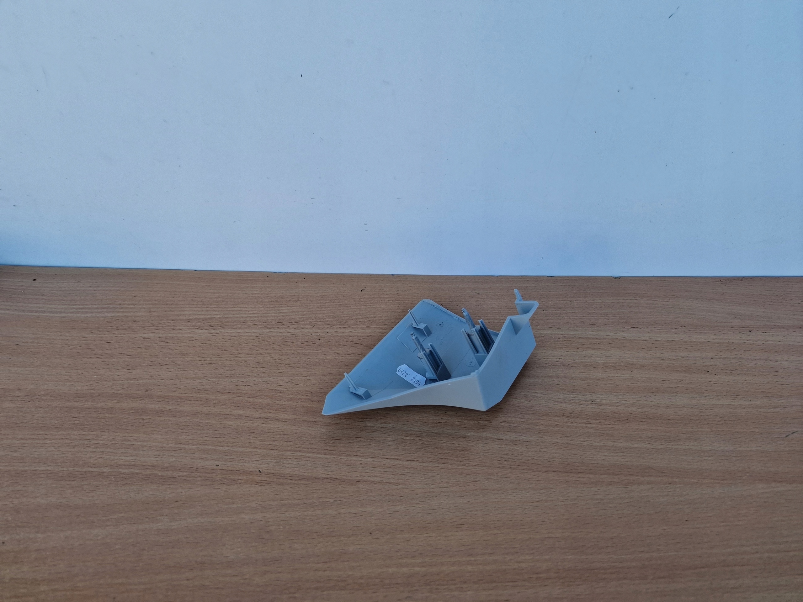 FORD MONDEO MK3 KOMBI left moulding below LAMPE rear part