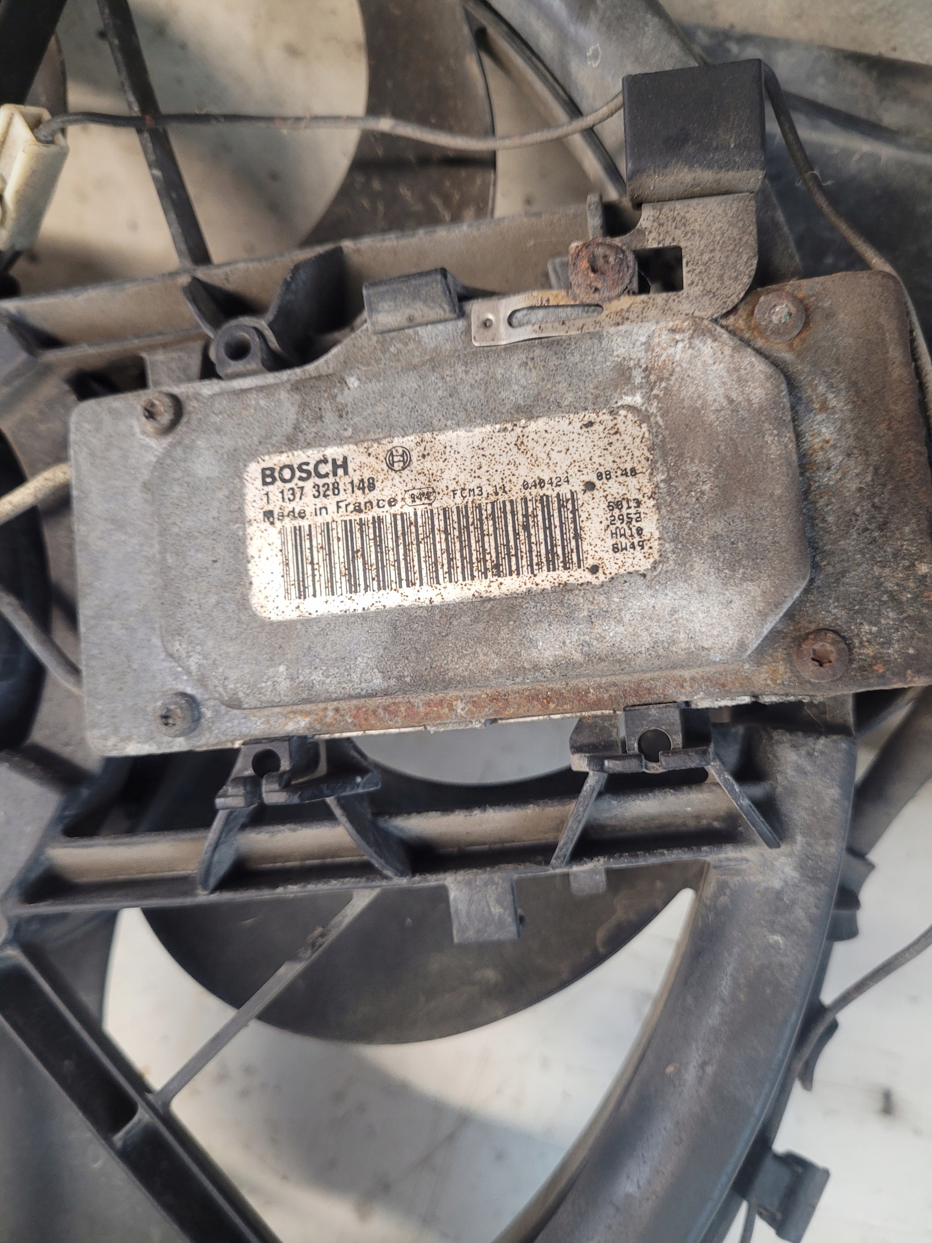 radiator fan module 3M5H-8C607-XA 1137328148 MAZDA 3 BK 04r.