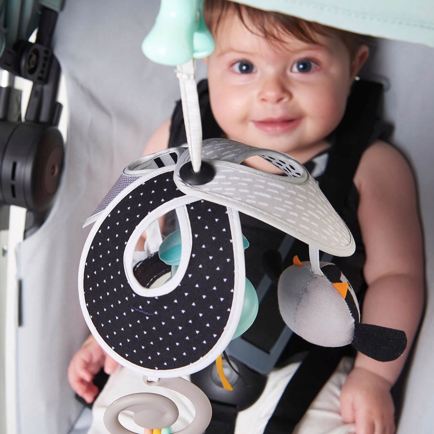 KARUZELA NAD ŁÓŻECZKO WÓZKA PODRÓŻNA KONTRASTOWA NA KLIPS DO FOTELIKA Wiek dziecka 0 +