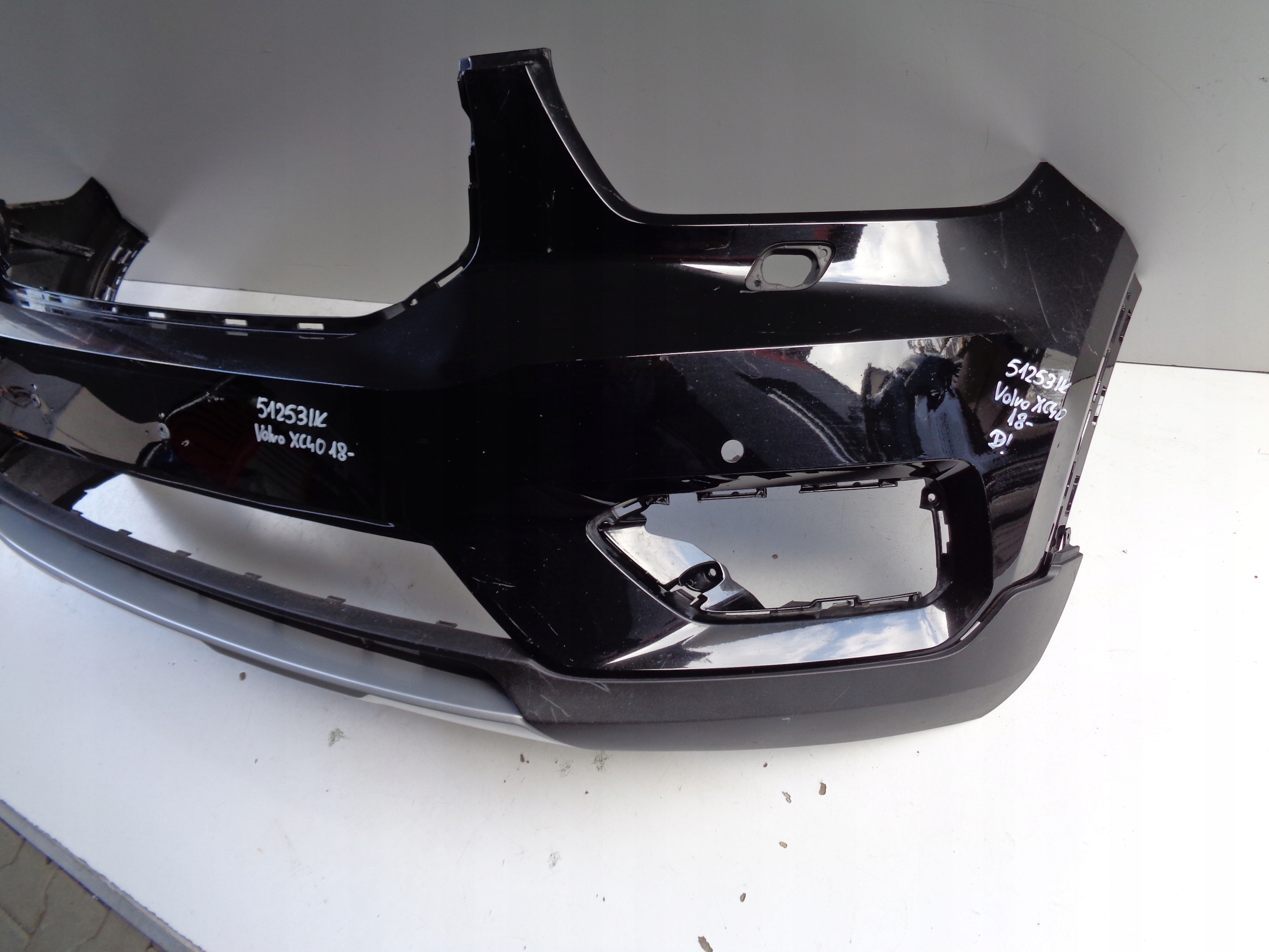 Frontstoßstange VOLVO XC40 18- NR 51253
