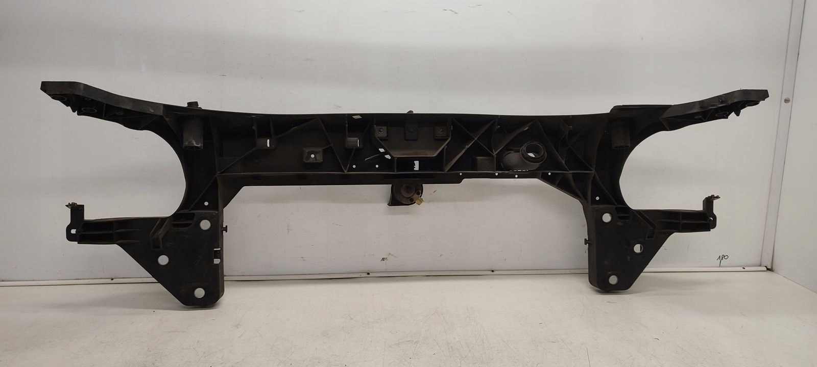 support panel for radiators pillar iron Renault Modus 1,2 16V