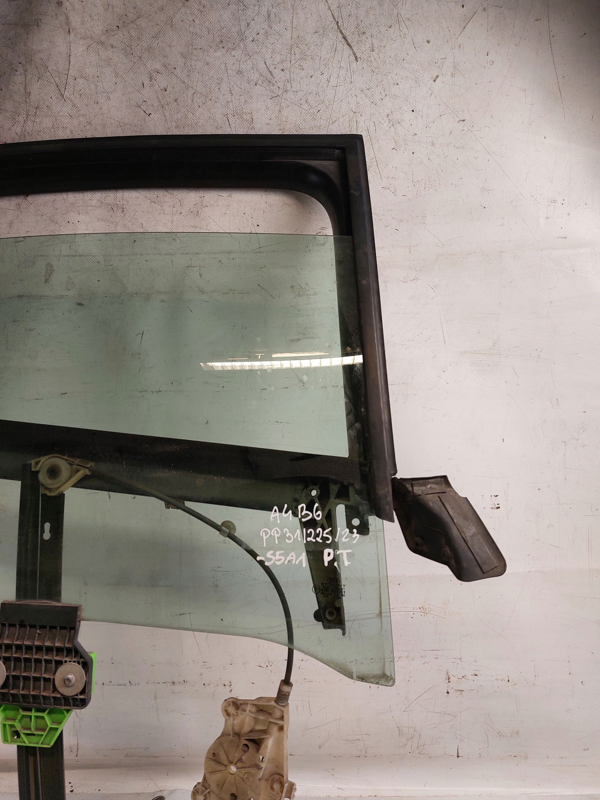 window regulator right rear part AUDI A4 B6 sedan
