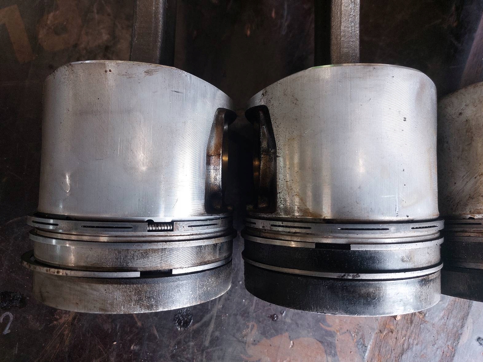 piston + connecting rod DAF 45 150 990156683S
