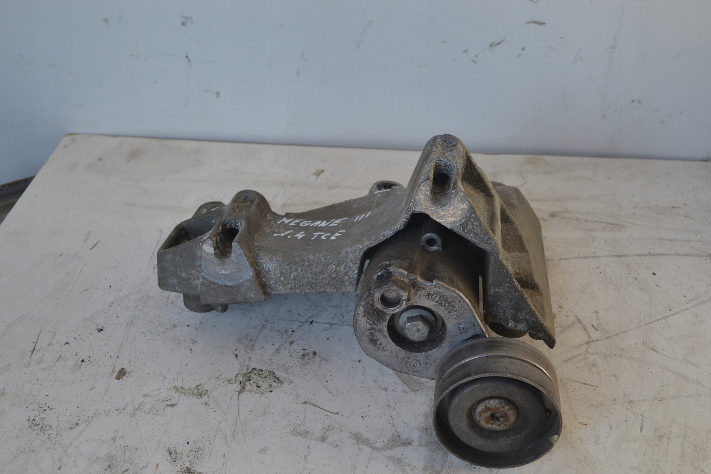 SCENIC III MEGANE 1.4 TCE engine mount 11710XHG2X