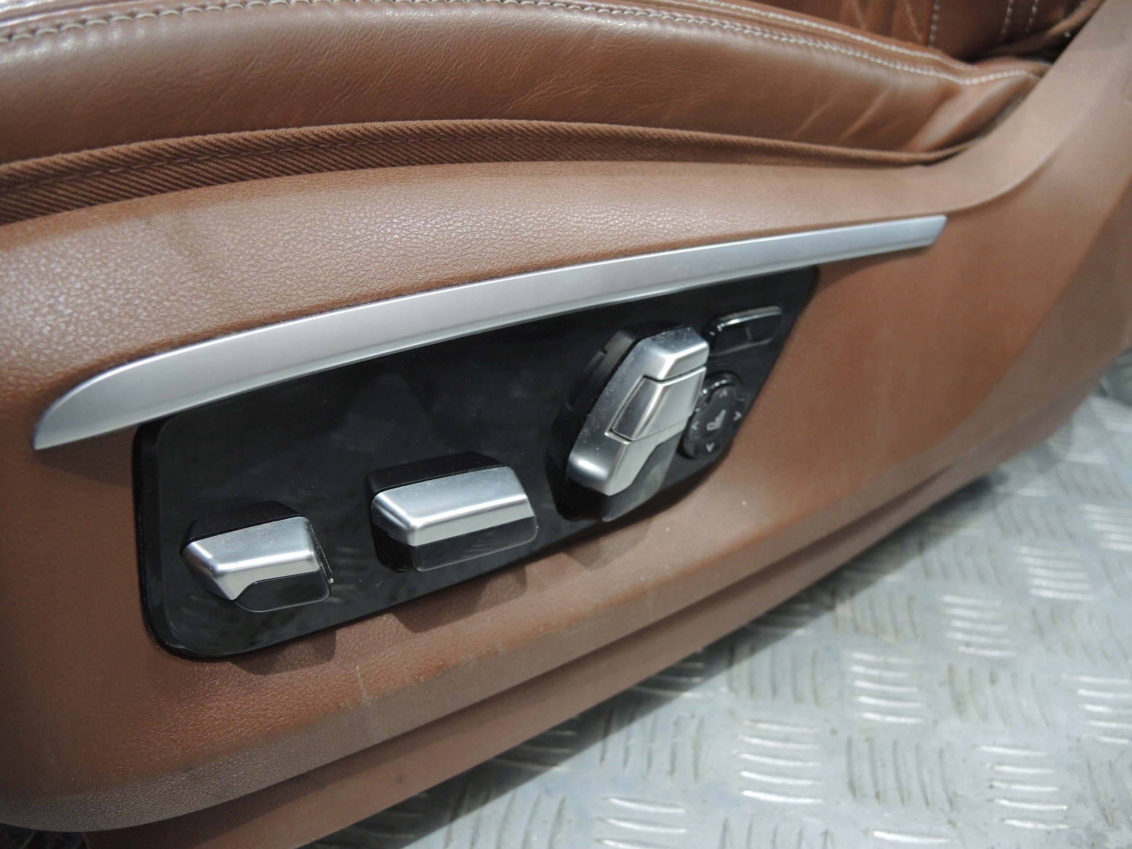 кресла G11 вентилируемый 760i