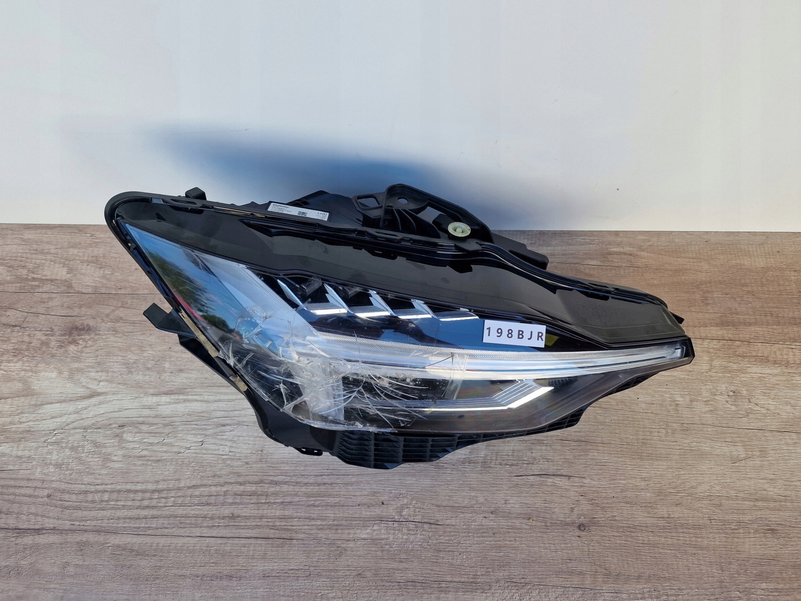 VOLVO POLESTAR 2 right light front REFLEKTOR LED