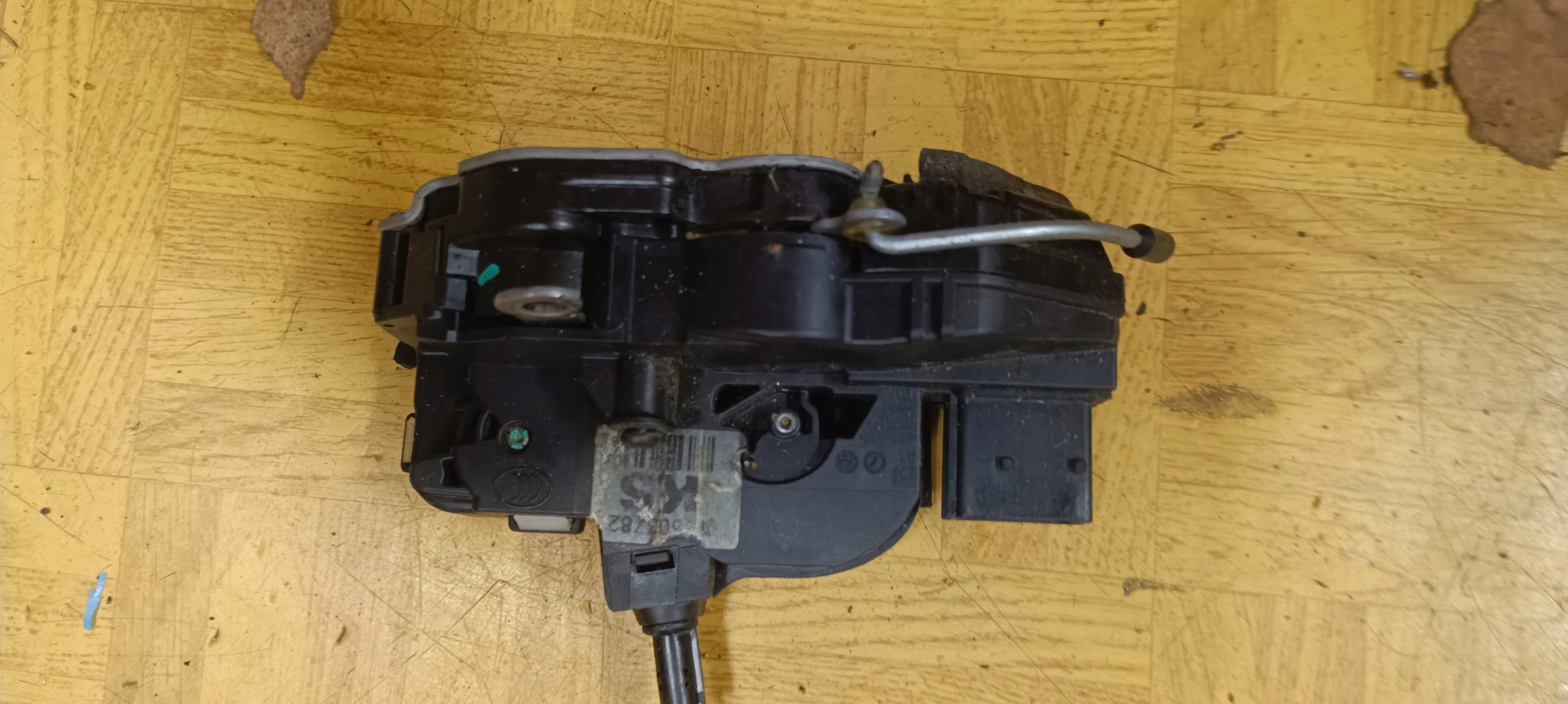 lock door right front OPEL INSIGNIA A 13503782