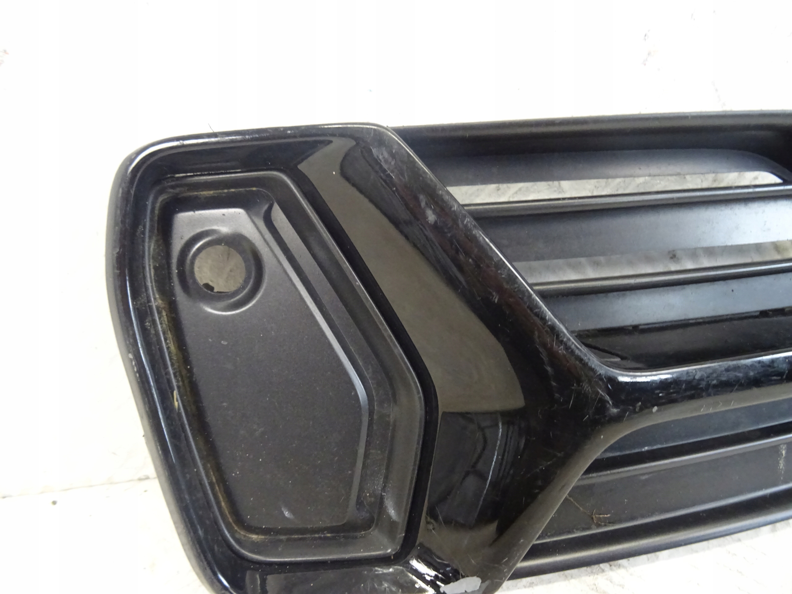 grid of a bumper front front left VOLVO XC90 II R-design 31383839