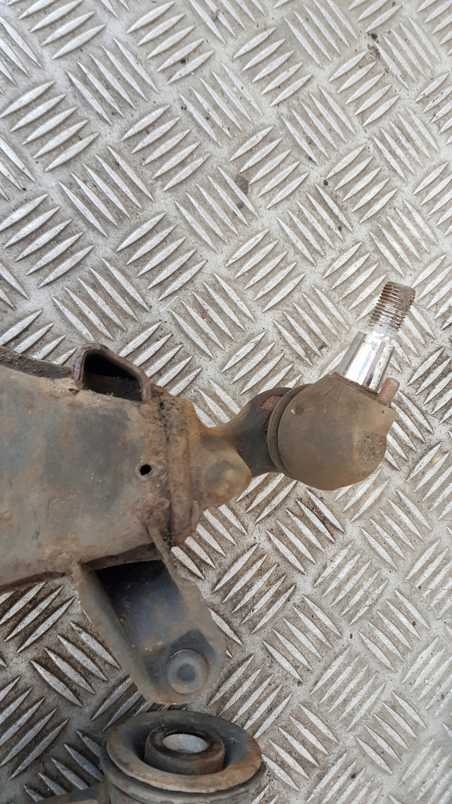 MERCEDES W208 CLK 3.2 arm front left right lower