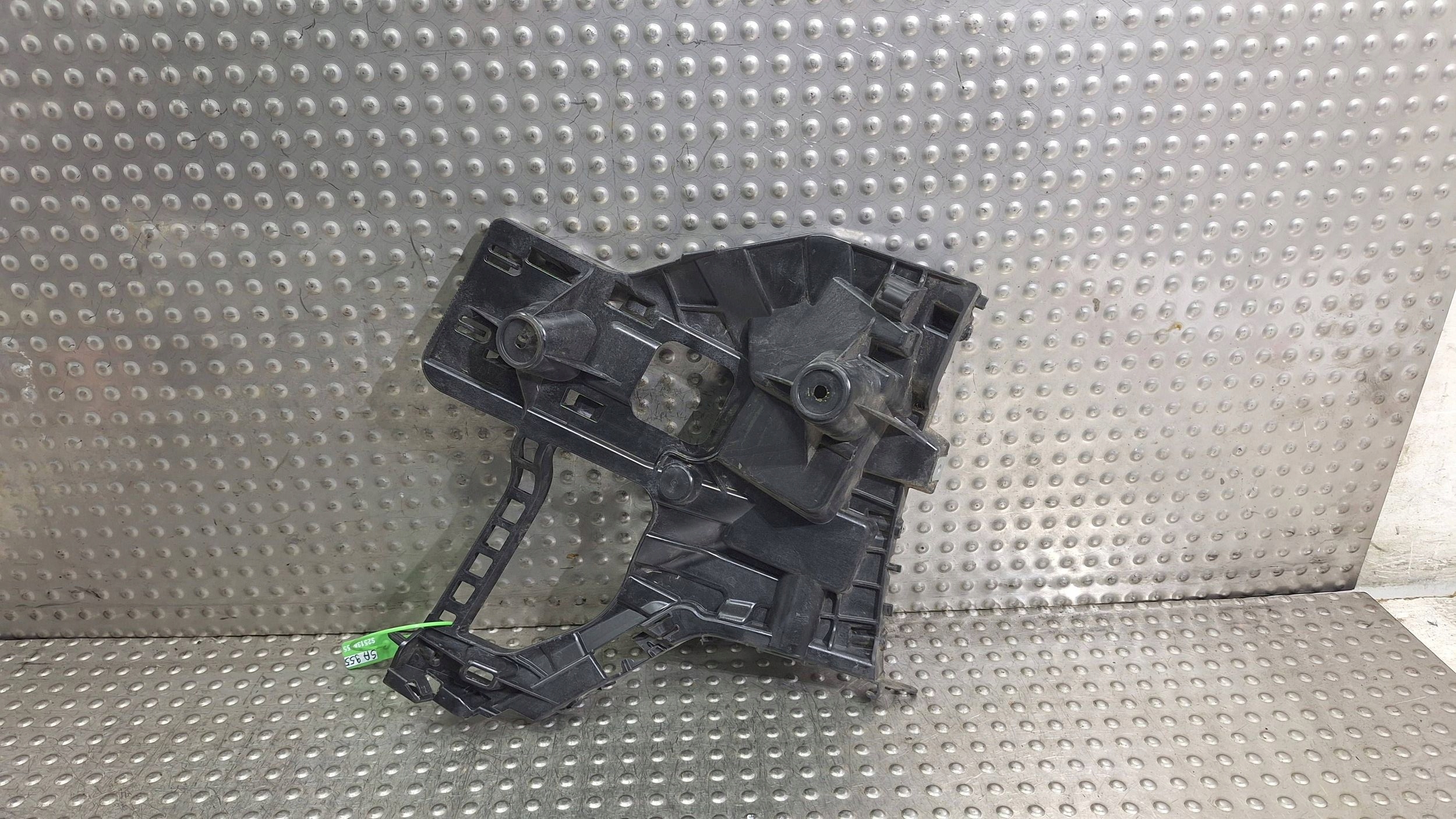 bumper bracket right rear part 4J3807454 AUDI E-TRON GT