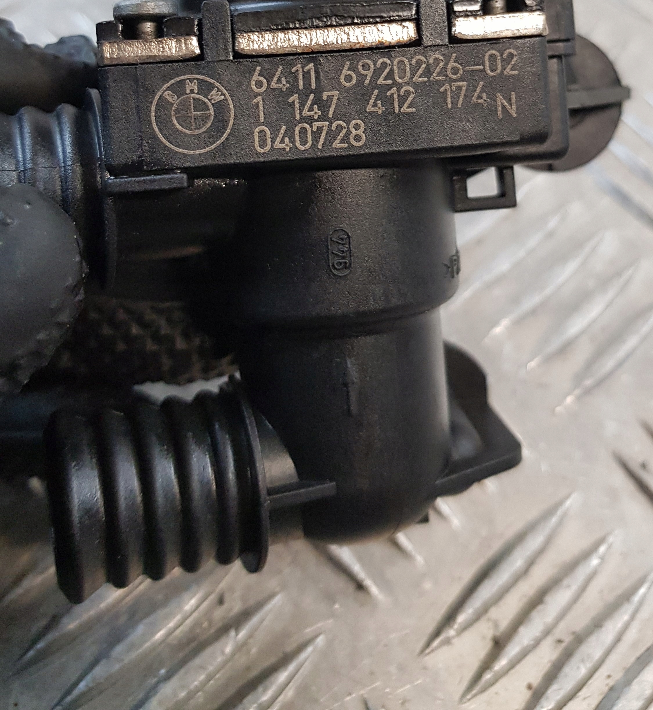 pompe électrovalve d’eau 692022602 BMW E61 2.5D 04R