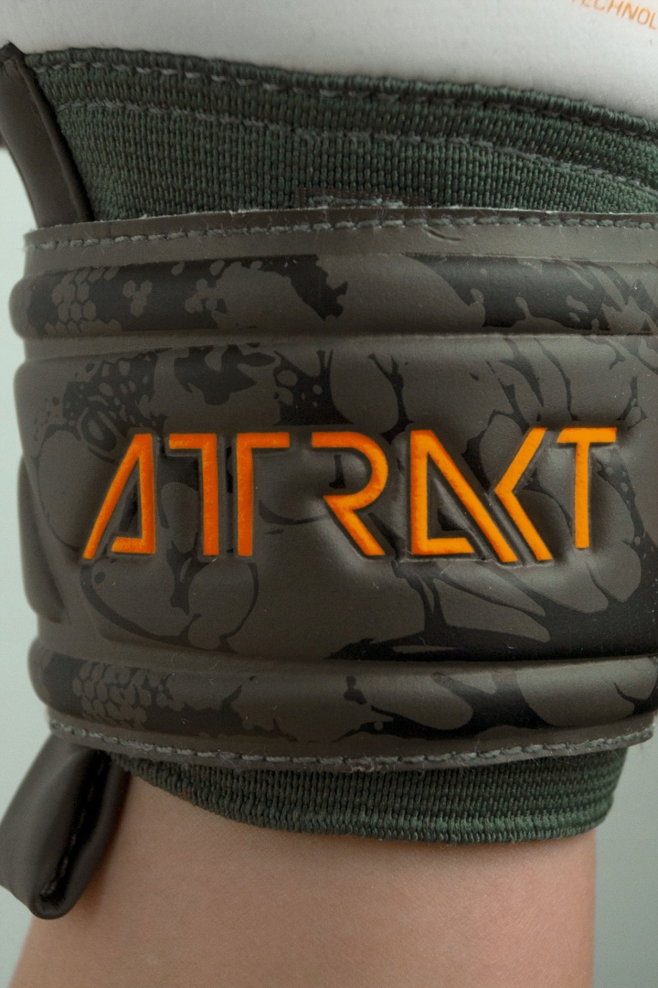 Rękawice Reusch Attrakt Grip 5370018 r.7,5 Model Attrakt Grip