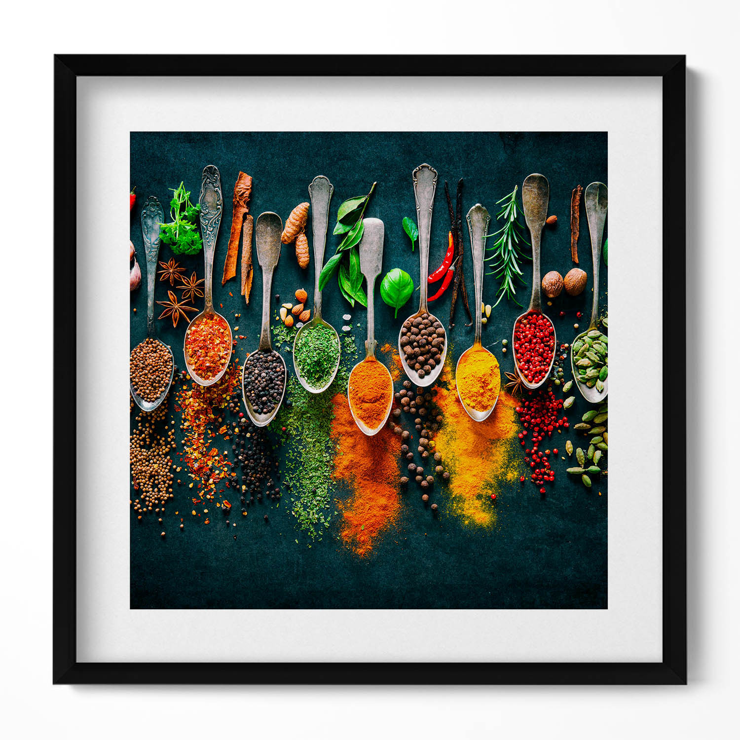 Dekorativní obraz v rámu do obývacího pokoje Lžíce s barevnými kořeními 50 x 50 cm