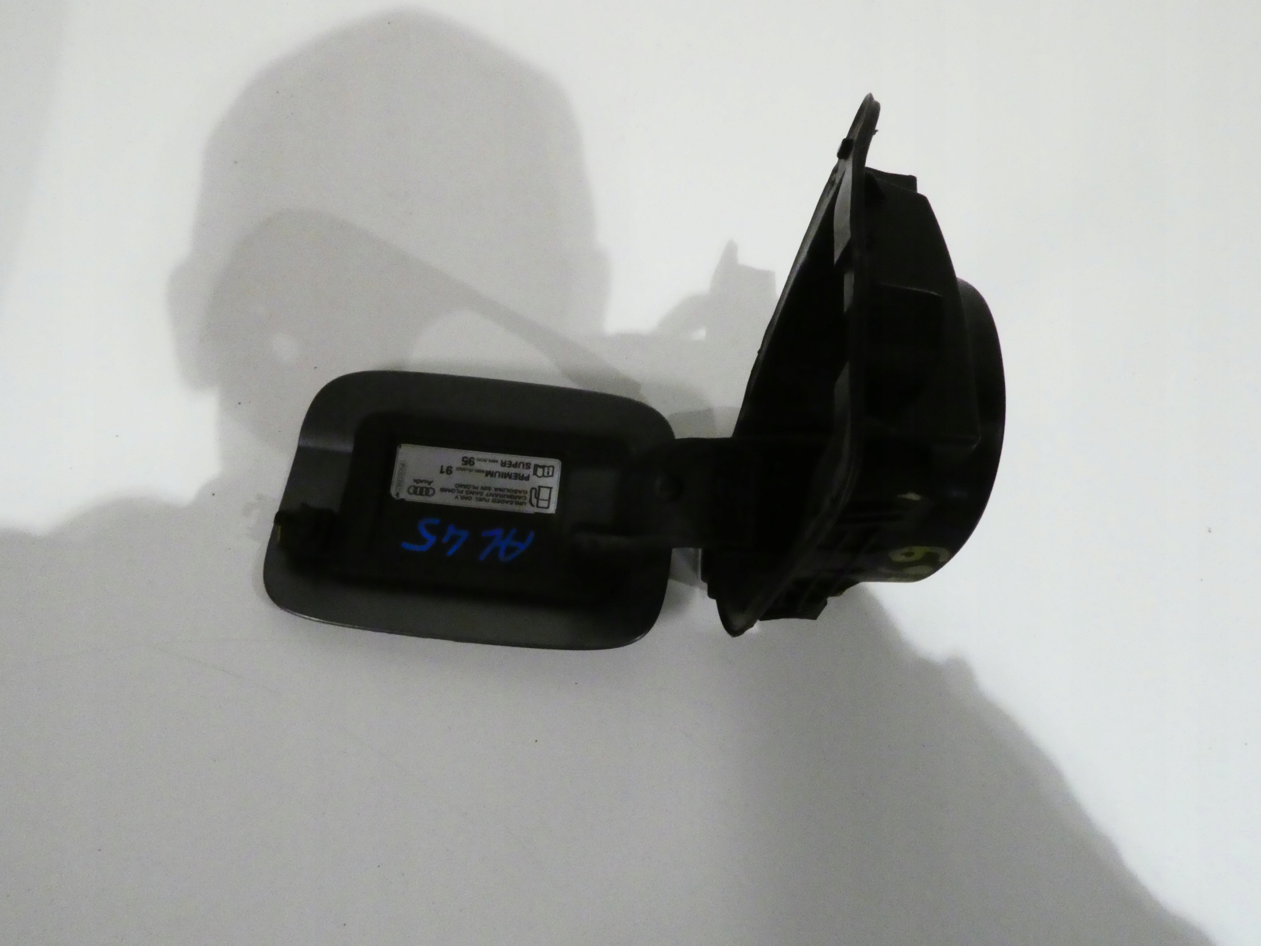 AUDI A4 B8 TANKKLAPPE DES KRAFTSTOFFSBEHÄLTERS 8K0809999A