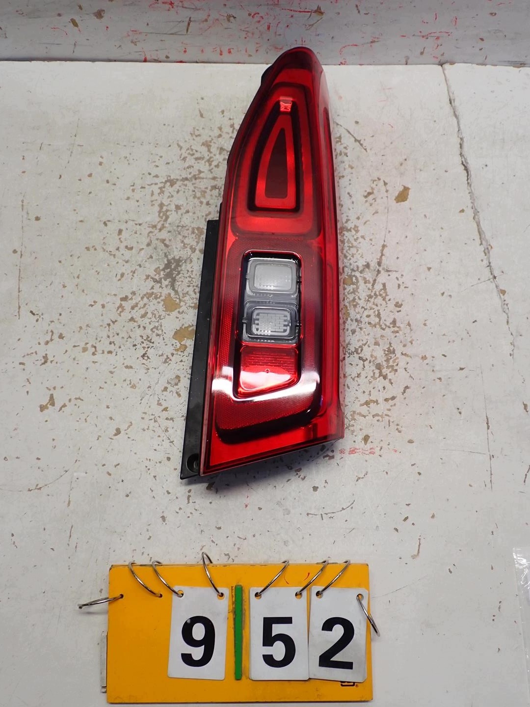 light rear part right BERLINGO IV COMBO E RIFTER PROACE CITY 2018- 9820555080