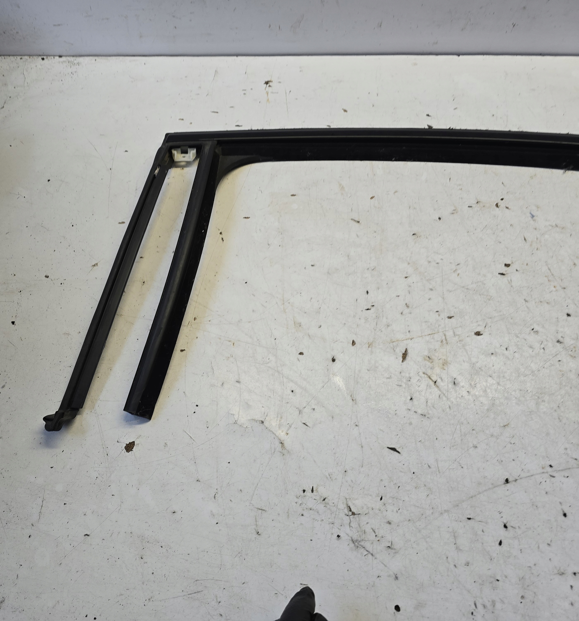 OPEL INSIGNIA B HB FENSTER Dichtsatz Tür links heck 18