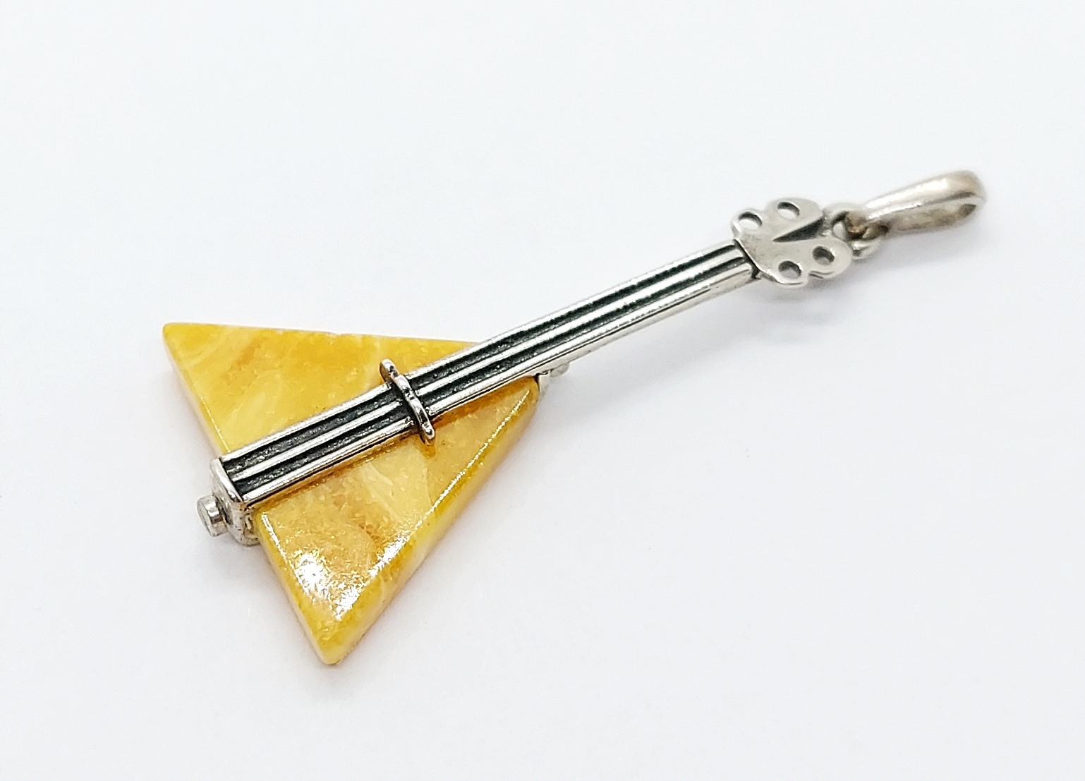 SREBRNY WISIOR Z BURSZTYNEM GITARA 925