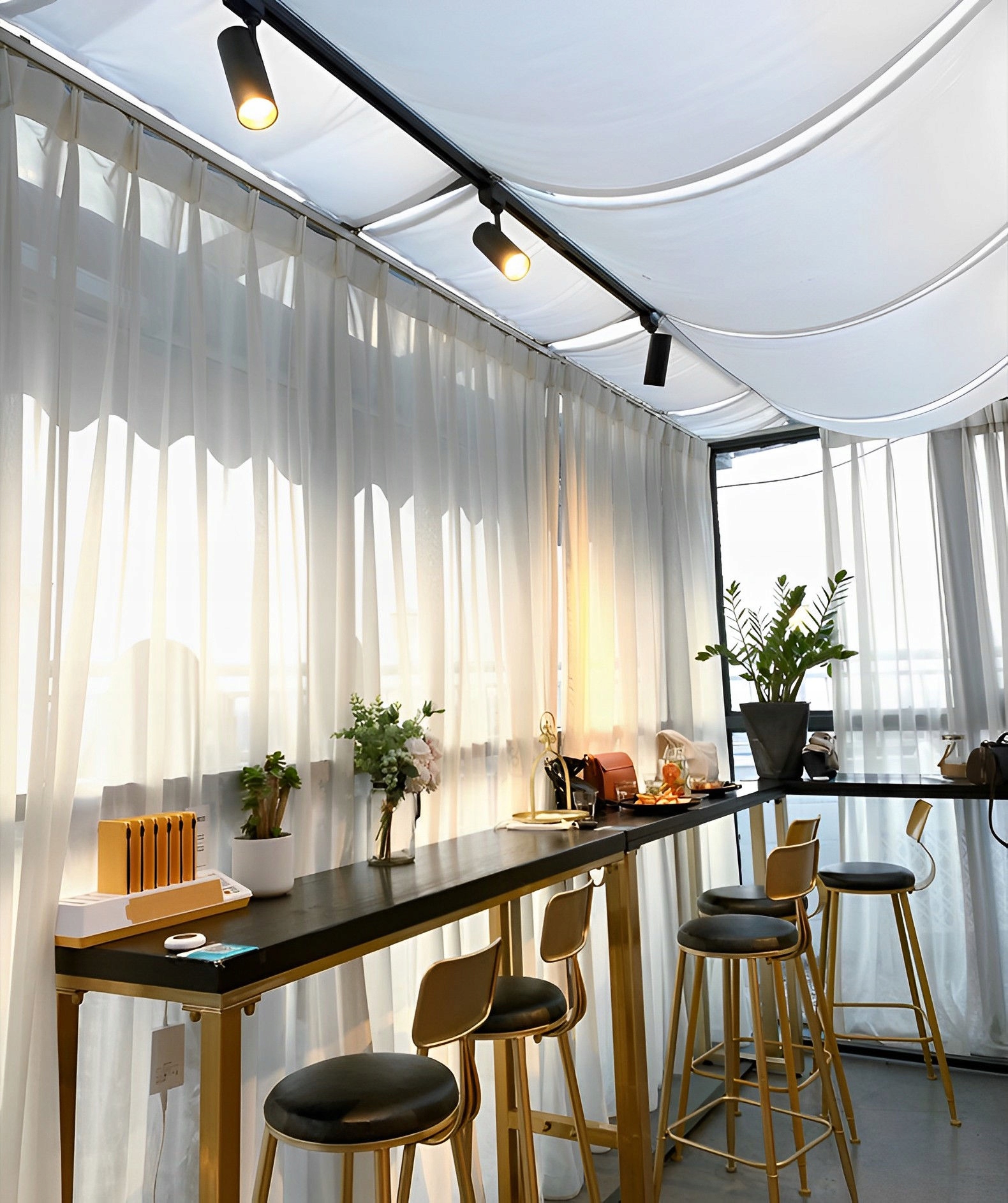 LAMPA SUFITOWA SZYNOWA Z REFLEKTORAMI SPOT LED 40W 2M ŁĄCZNIK 2X1M PUNTKOWA Maksymalna moc pojedynczego źródła światła 10 W