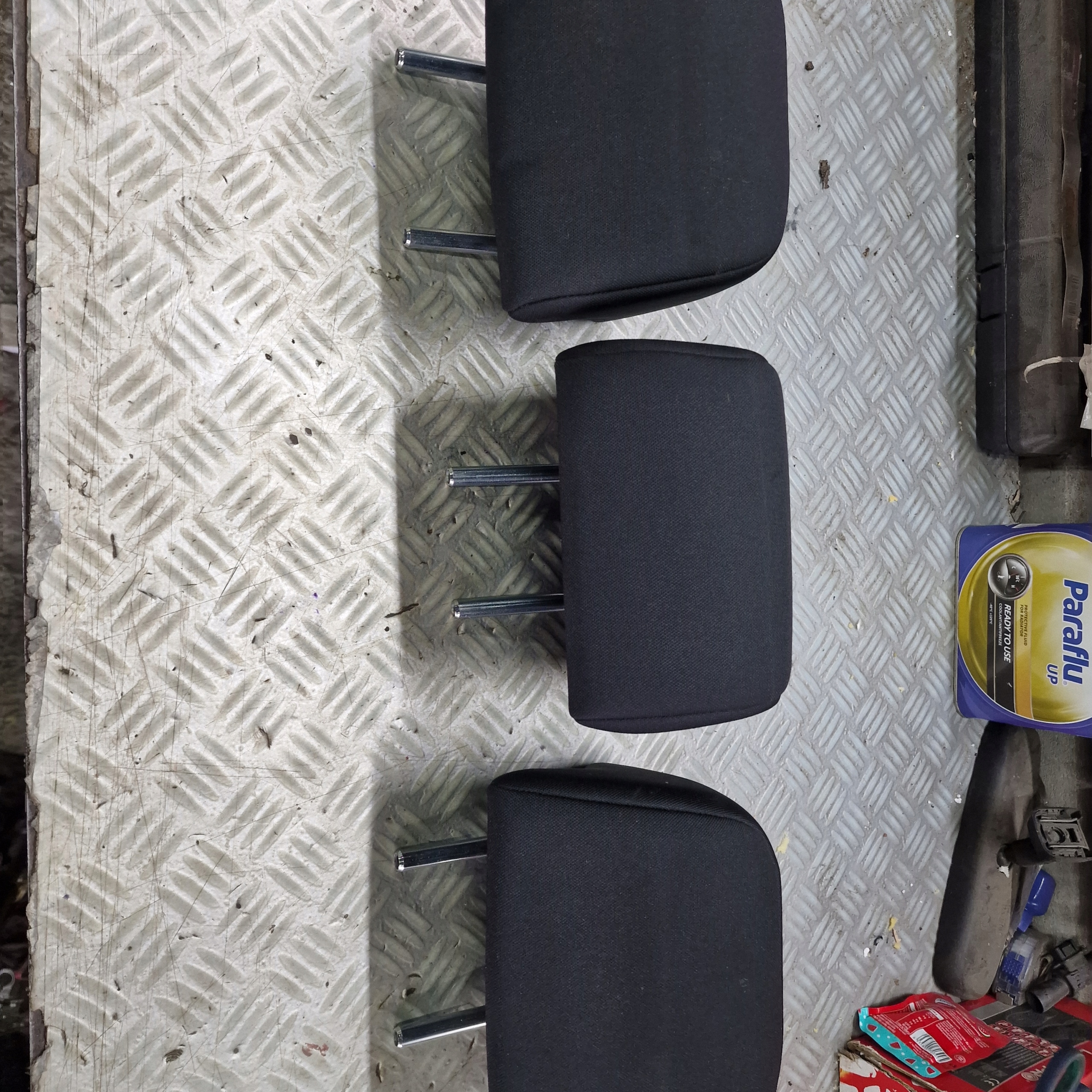 Подголовник заднего сиденья Mitsubishi Lancer VIII X