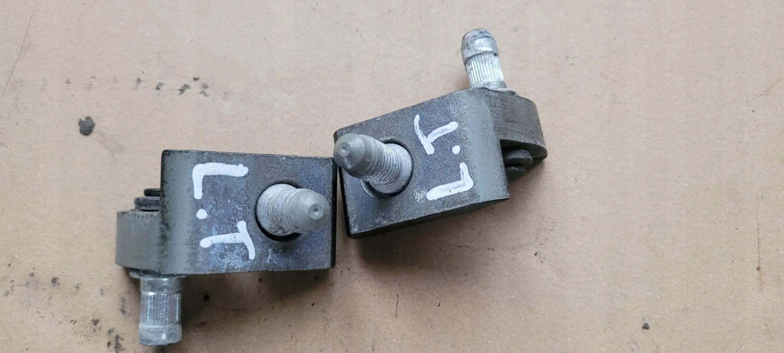 A6 C7 4G LIFT hinge hinges left rear part rear. KOMPLET LY9B