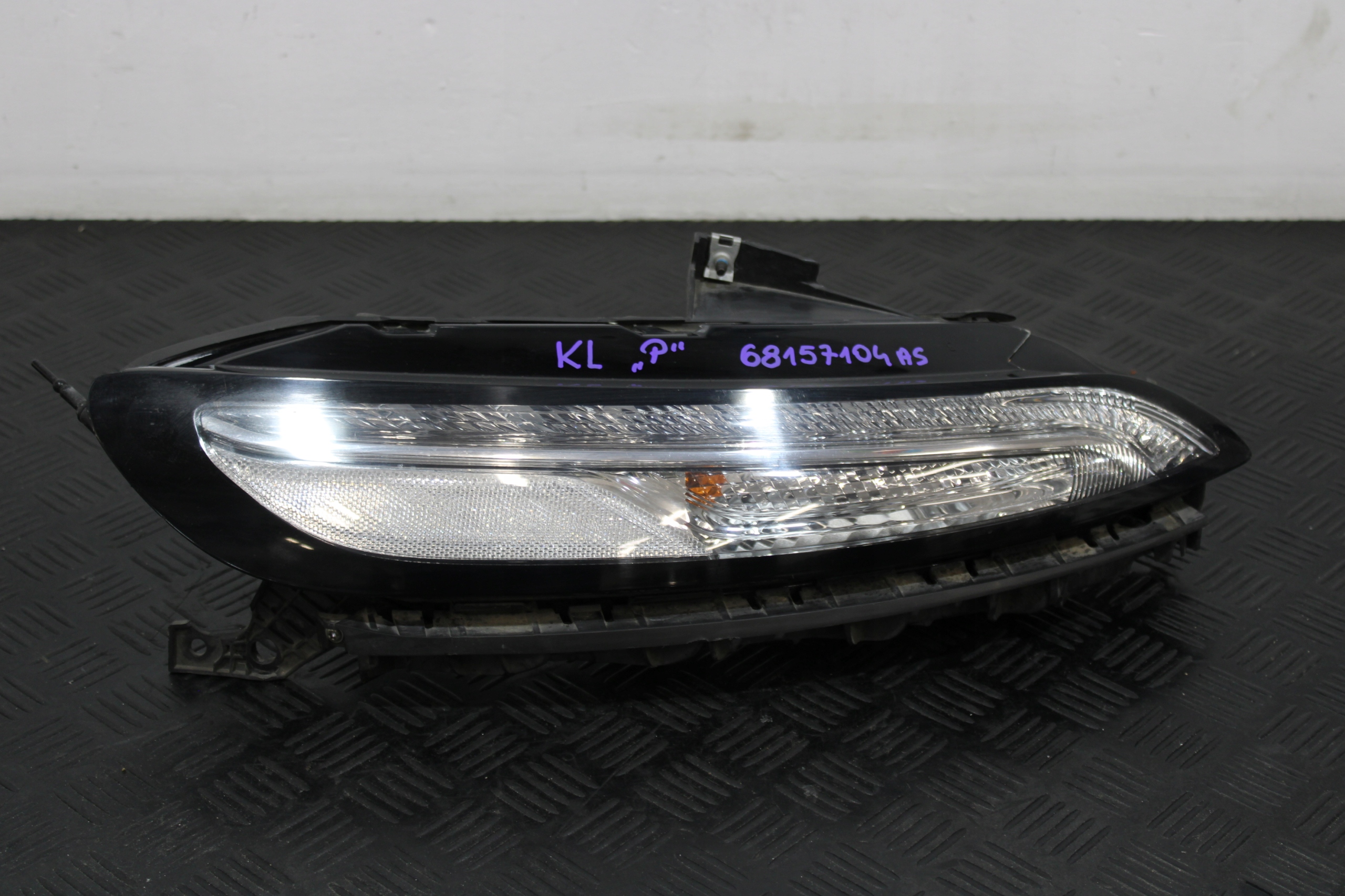 light right front right front LED 68157104AS JEEP CHEROKEE KL