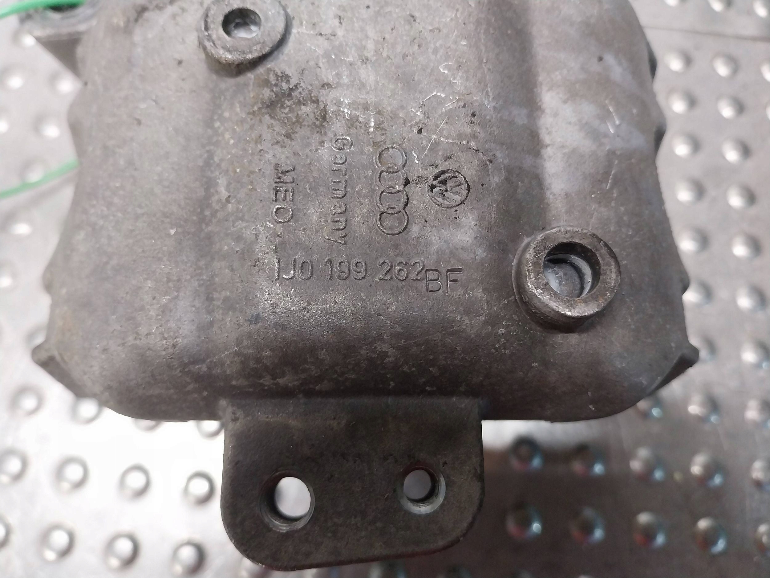 supporto Supporti motore usato 1J0199262BF VW GOLF IV LEON e OCTAVIA e A3 8L 1.9 TDI