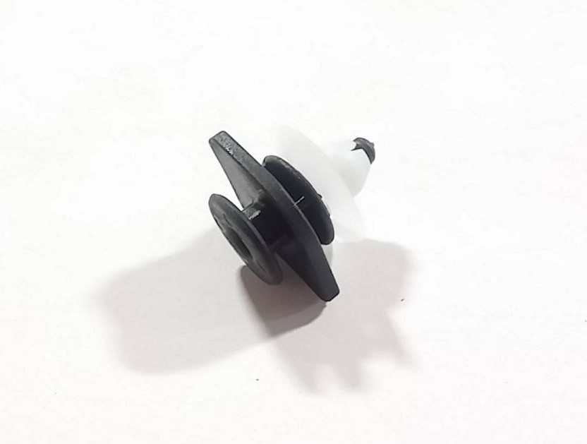 

Spinka listwy progowej Volvo Oe 30640643