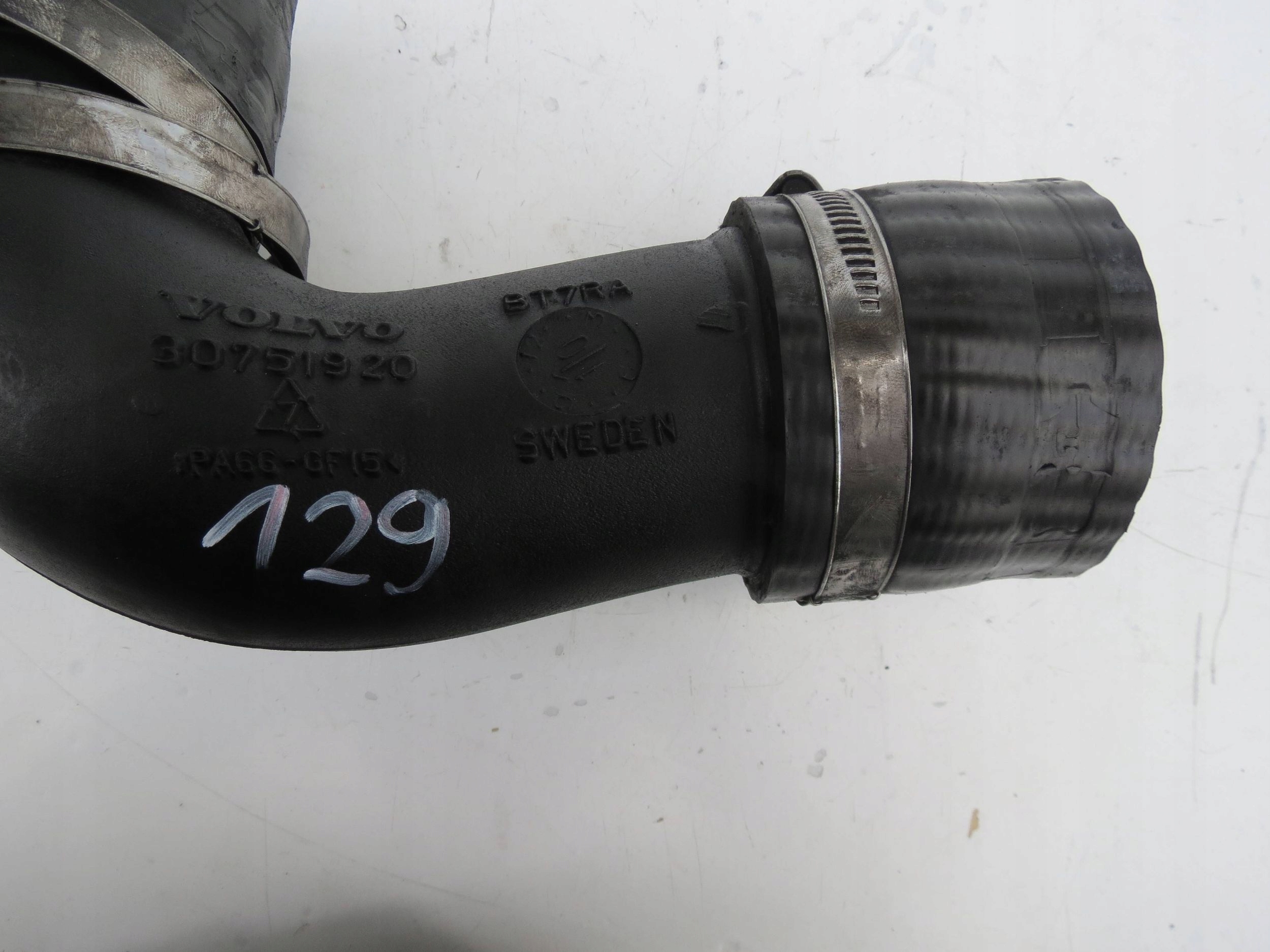 trouba hadice intercoolera VOLVO S60 II 30751920