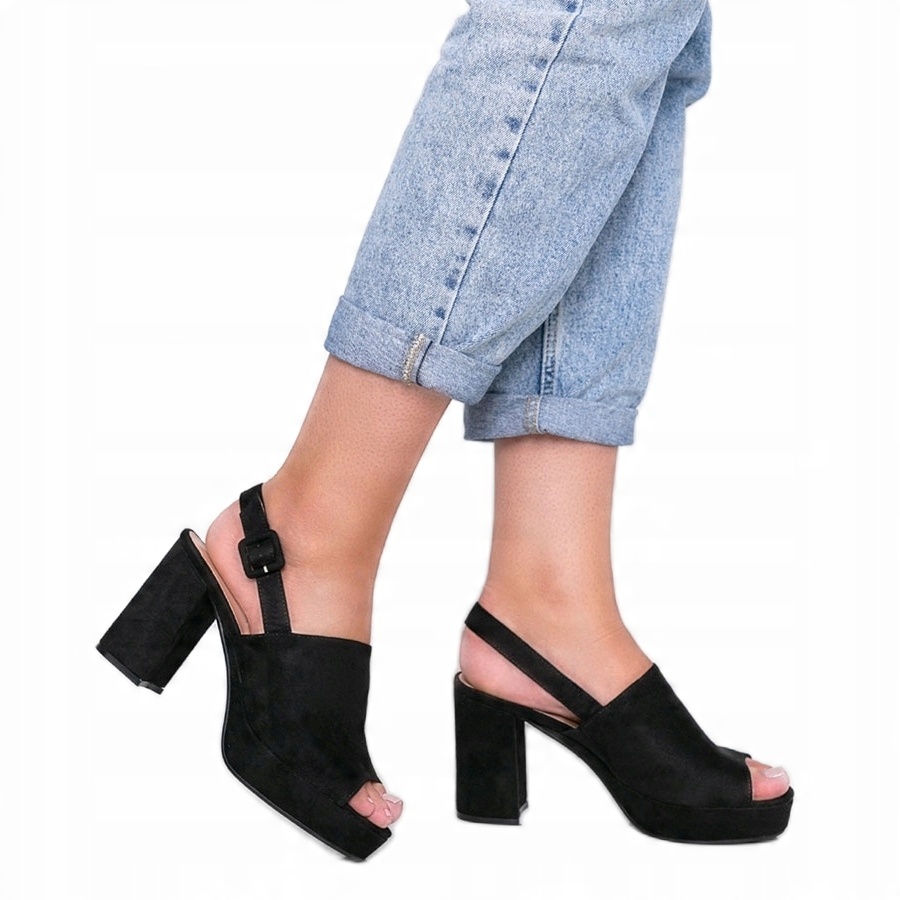 

Czarne Skóra ekologiczna Buty Sandały r.38