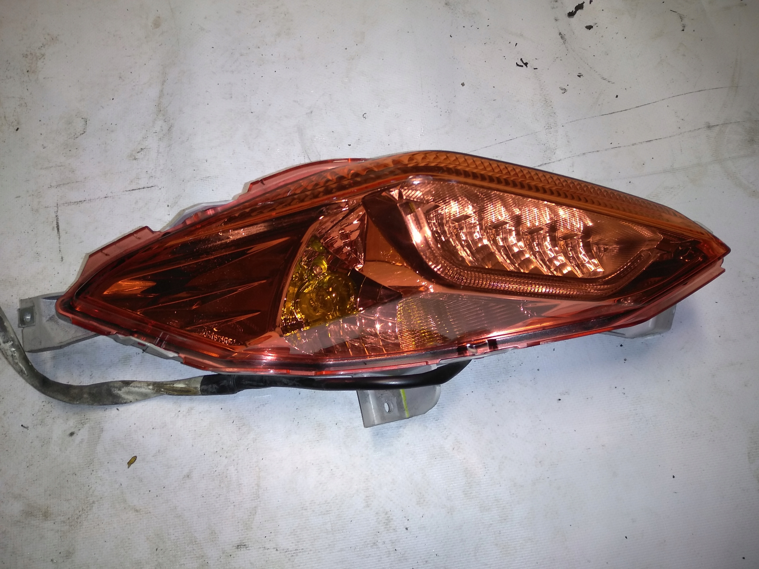 Yamaha Xmax x-max 125 Abs 19r zadná lampa ľavá originál