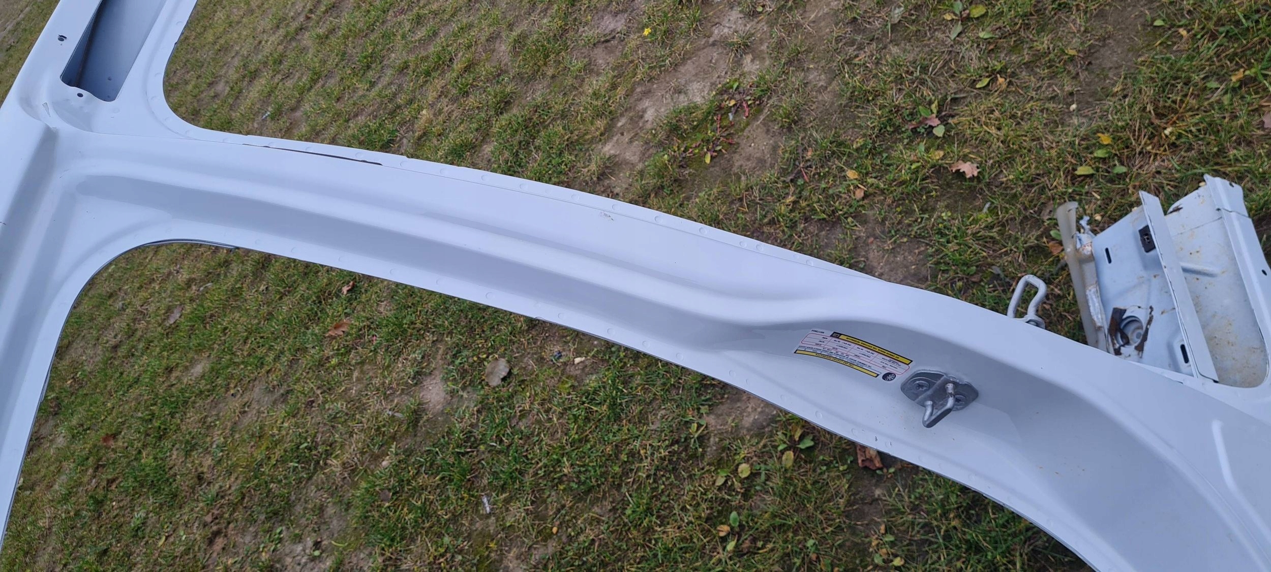 Chrysler Pacifica 2022 pillar side threshold of the threshold left quarter left PW7
