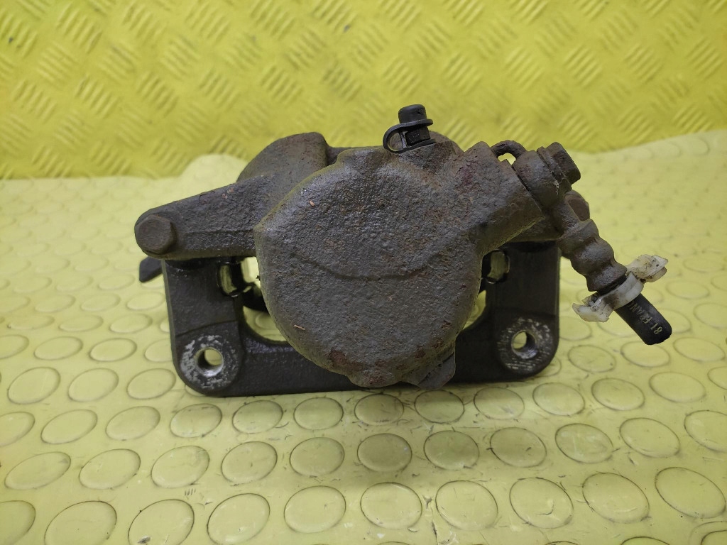 PEUGEOT 407 2.0 HDI caliper right front