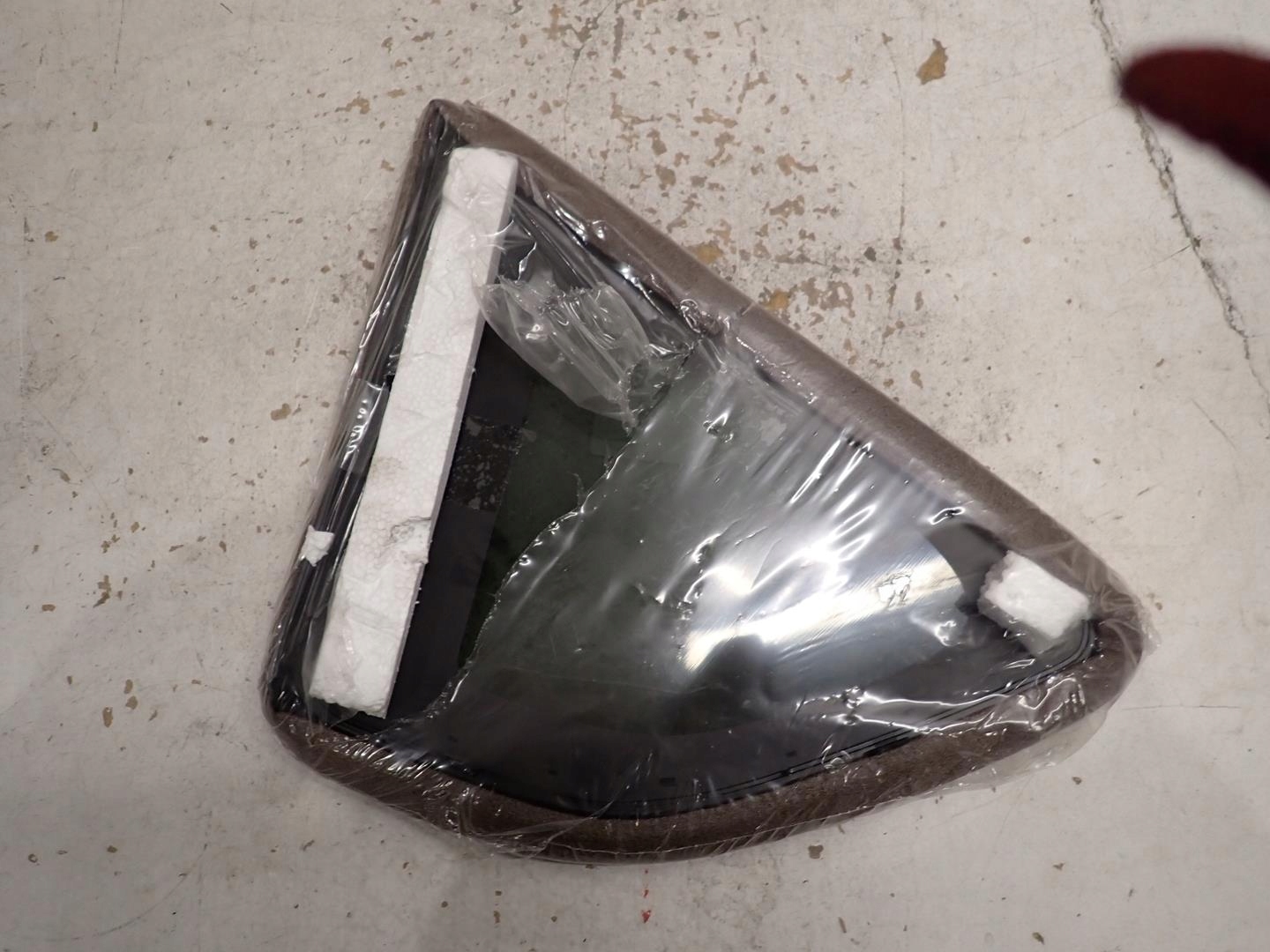 window bodywork right rear part TOYOTA RAV4 IV 2012- 62710-42320