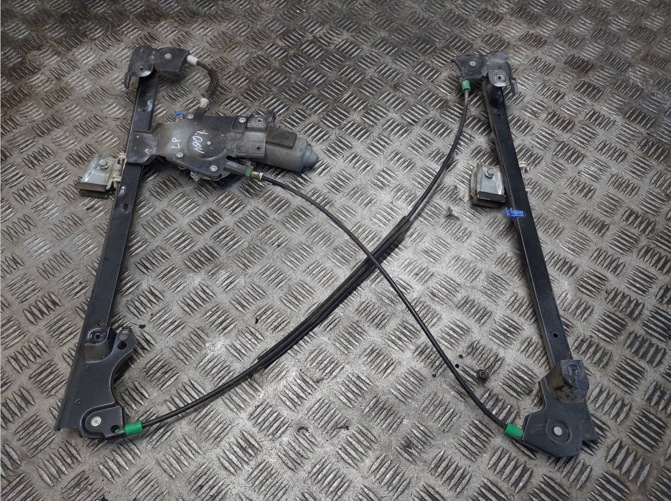 Mécanisme Vitre Gauche Avant LAND ROVER FREELANDER et 5D