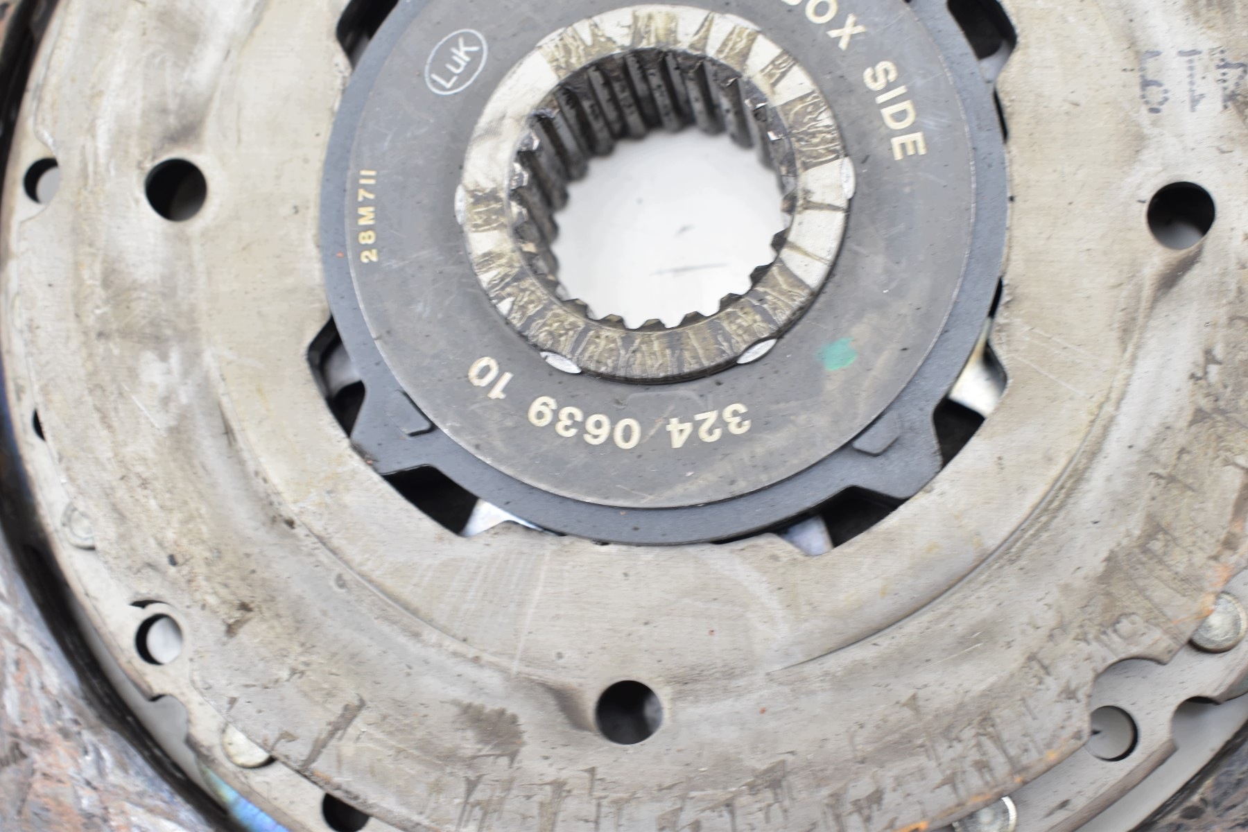 clutch wheel flywheel BMW E81 E84 E87 E90 E91 E60 E61 2.0D N47 415055210