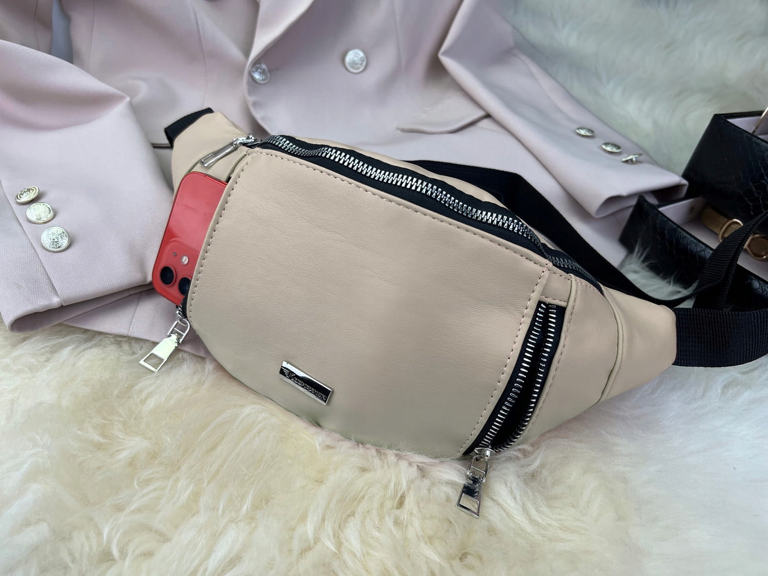 KOCHMANSKI nerka damska na pas lub saszetka na ramię beżowa Kolor beżowy