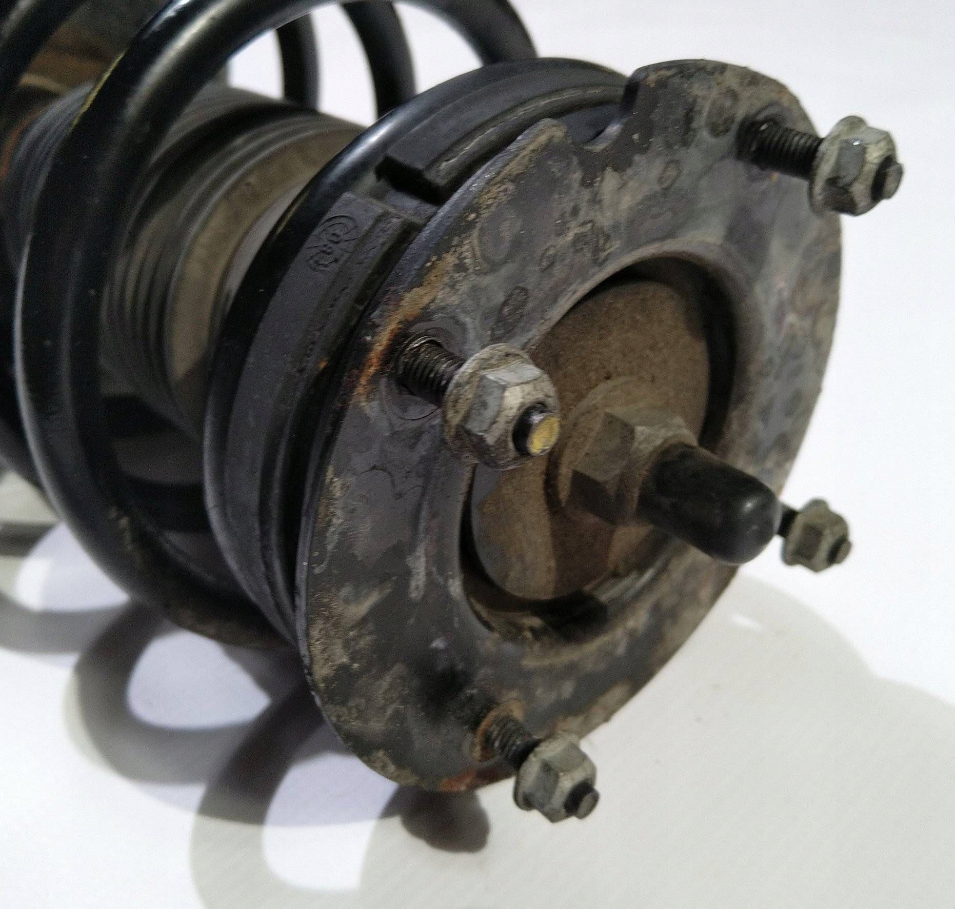 shock absorber mcperson right left front Ford Mustang 2005-2010