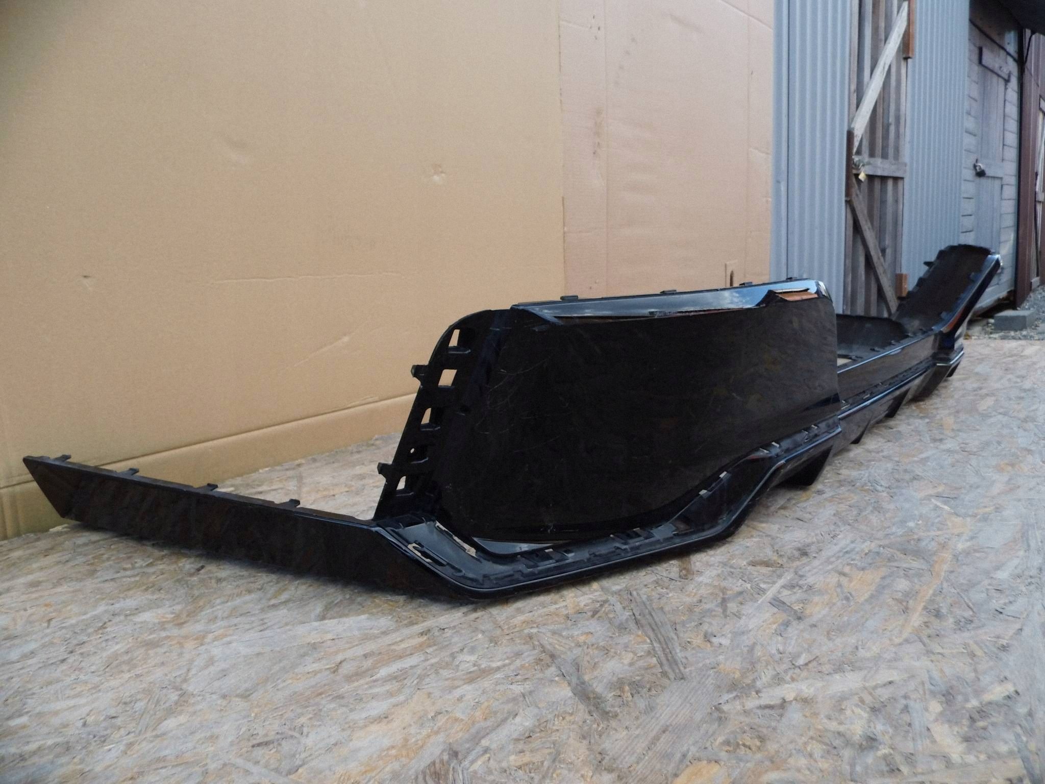 BMW 7 G70 diffuser accessories spoiler bumper rear part rear 8081541