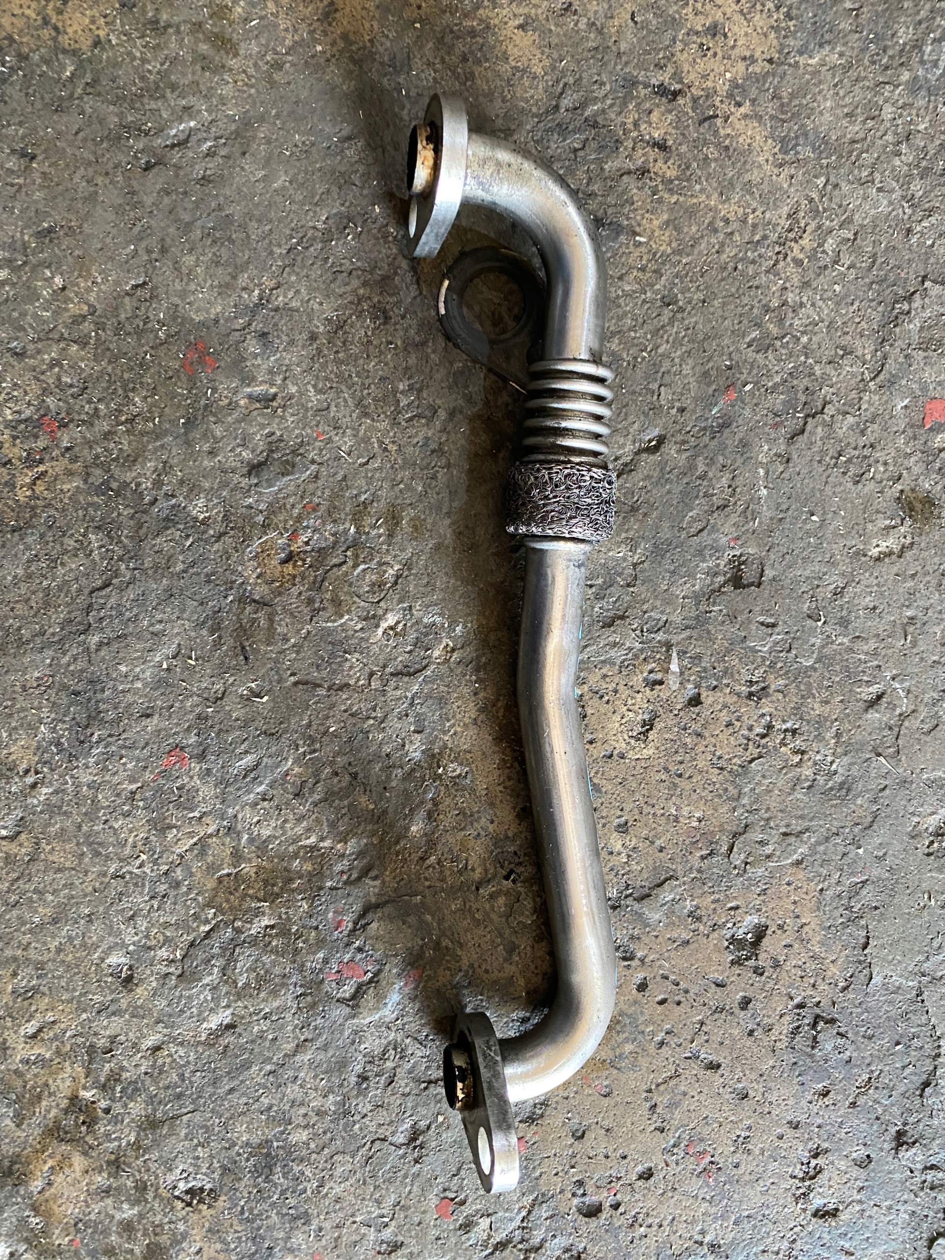 1561411604 - 29 MERCEDES W204 W212 E класс 6.3 AMG труба EGR