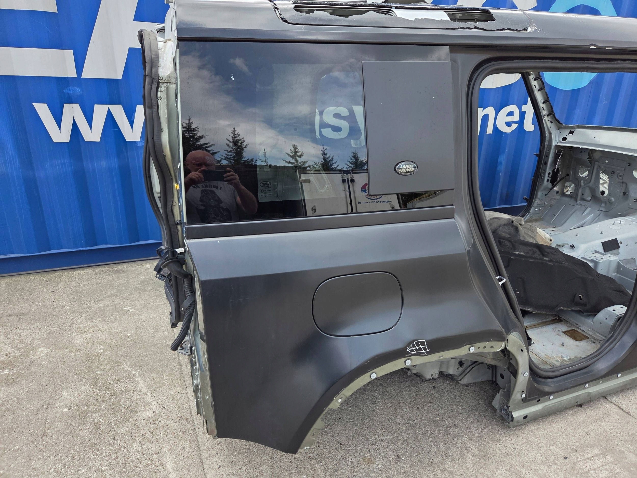 Land Rover Defender L663Cwiartka rear right