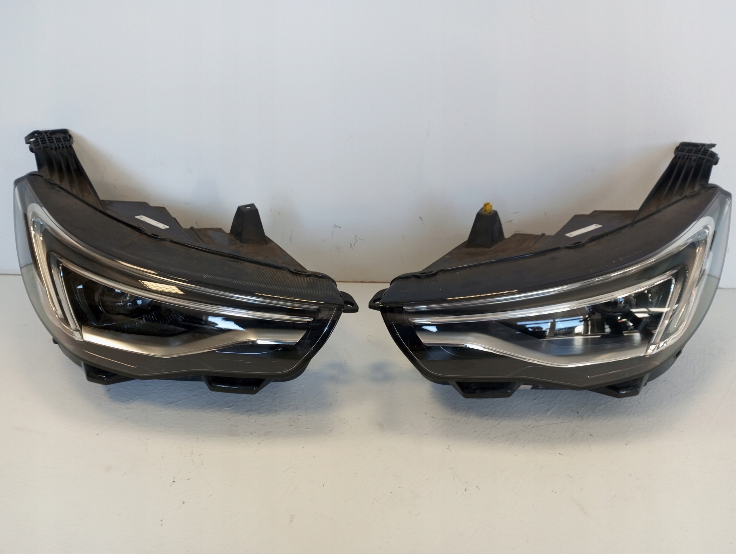 light left right FULL LED OPEL GRANDLAND X YP00015980 YP00016180